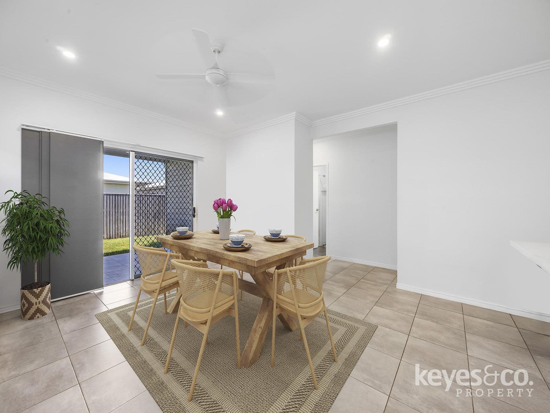 Modern Living, Exceptional convenience, 20 Colvin Street - Thumbnail 3