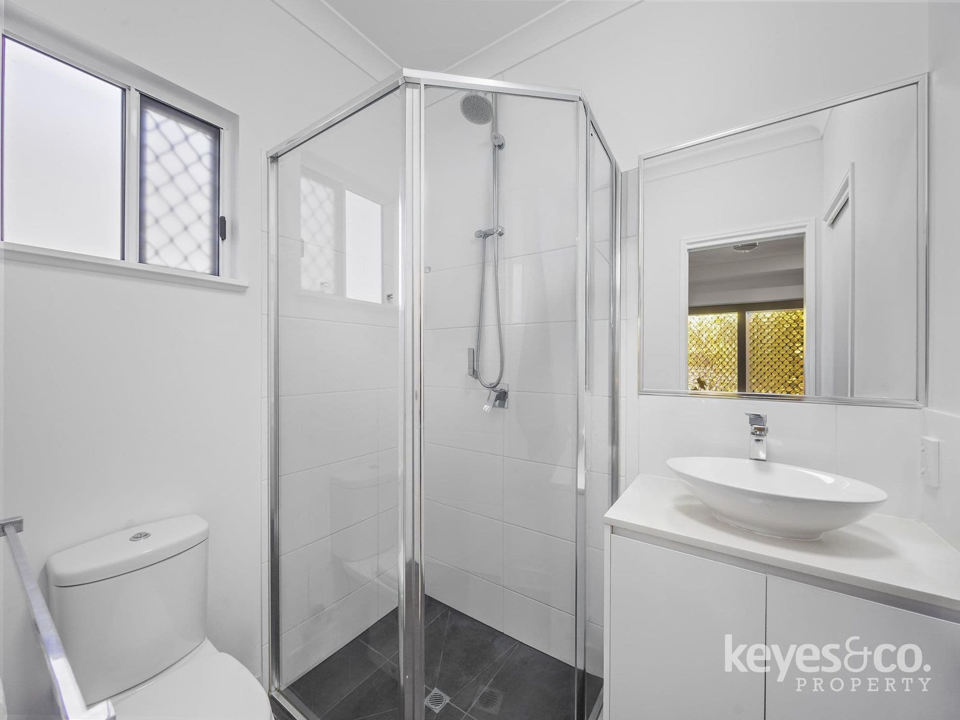 Modern Living, Exceptional convenience, 20 Colvin Street - Thumbnail 7