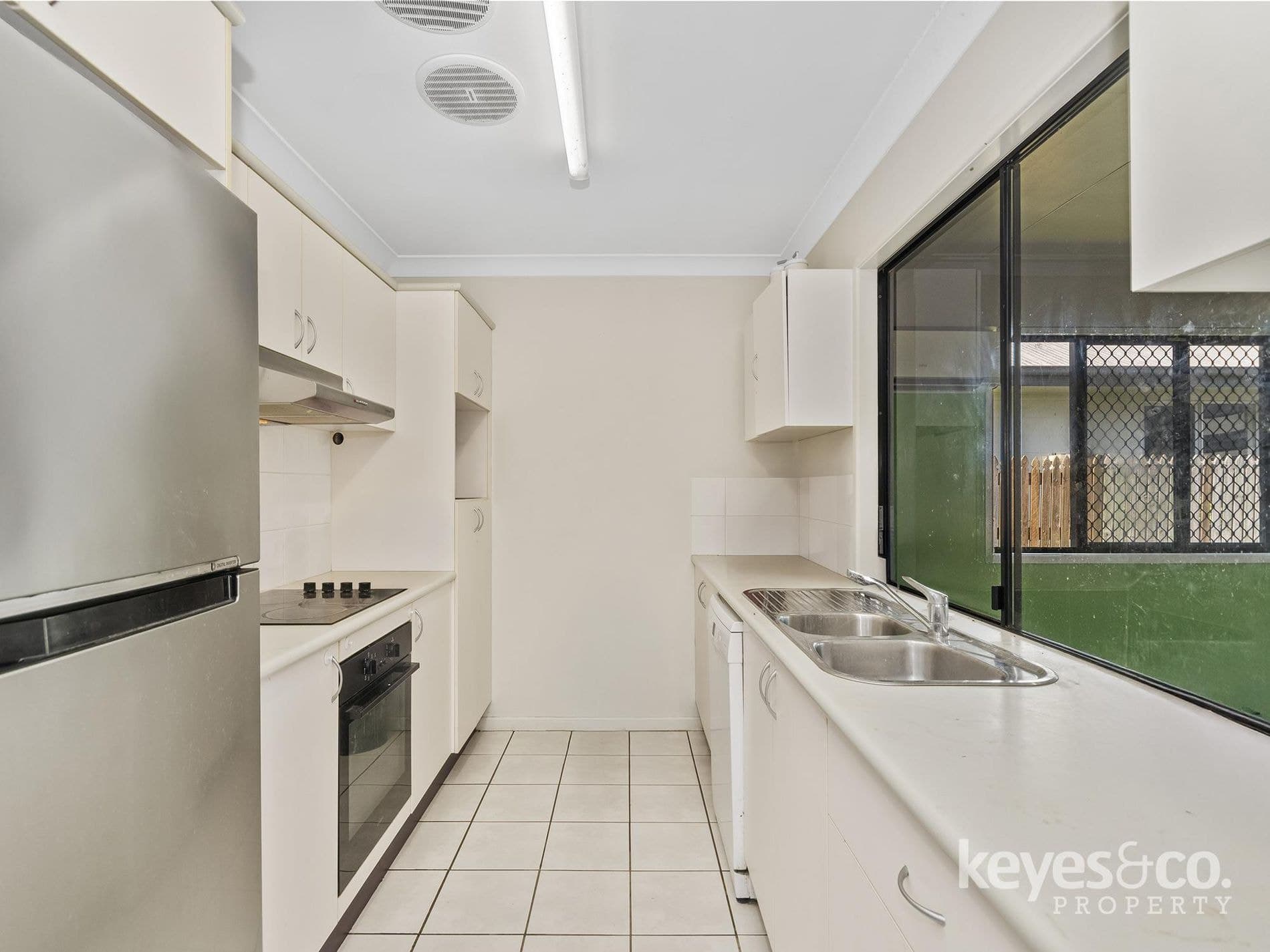 Quiet Court Living with Immediate Returns, 4 Lark Court - Thumbnail 3