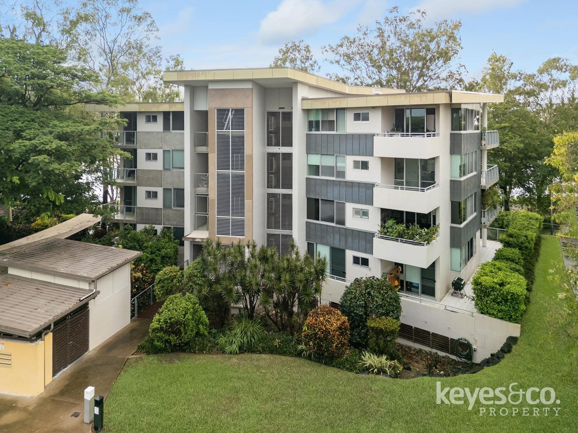 Easy Living on the River's Edge, 37 / 1-15 Sporting Drive - Image 1