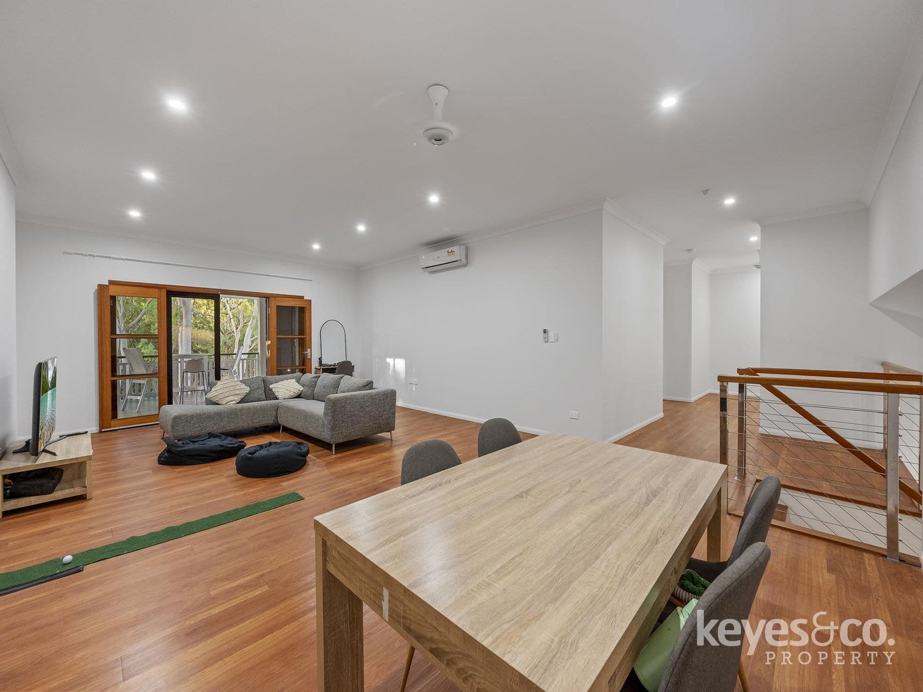 Opulent Yet Effortless - Every Detail Perfectly Executed, 7 Yale Close - Thumbnail 5