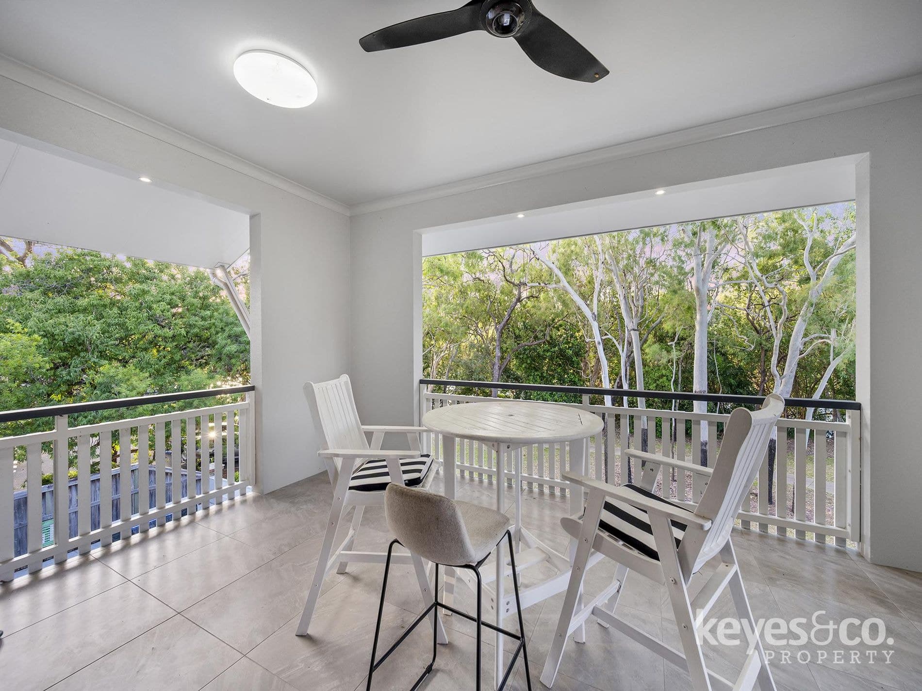 Opulent Yet Effortless - Every Detail Perfectly Executed, 7 Yale Close - Thumbnail 8