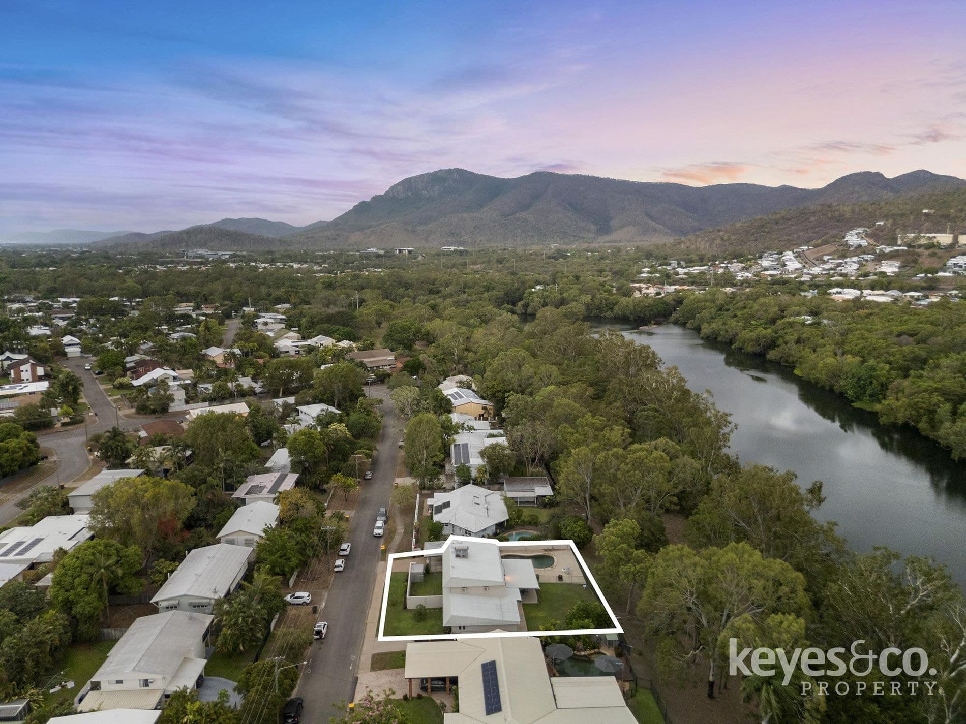 Once In A Generation Riverfront Opportunity!, 12 Moondarga Drive - Thumbnail 2
