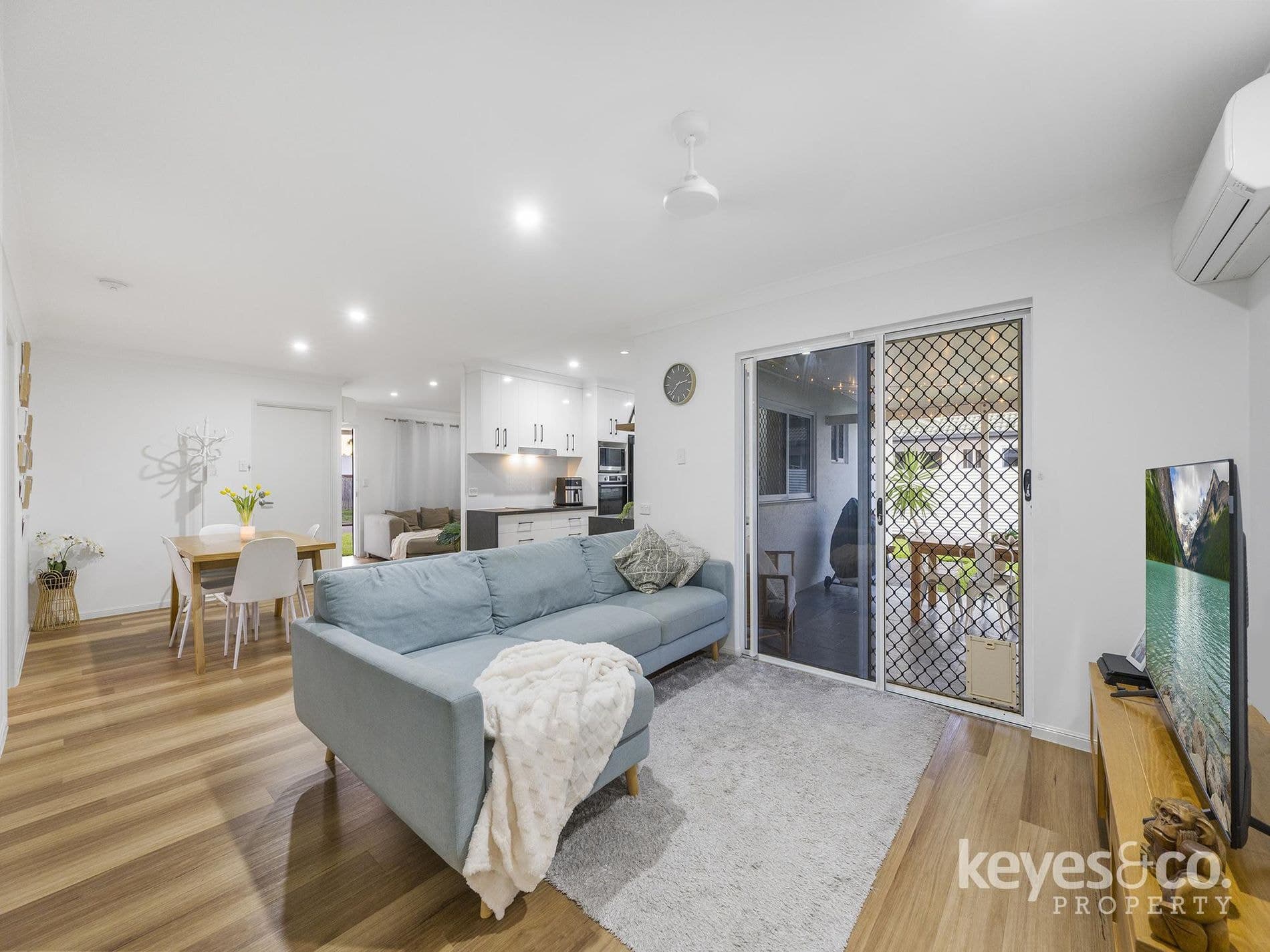 Renovated Comfort Meets Relaxed Outdoor Living, 5 La Trobe Close - Thumbnail 2