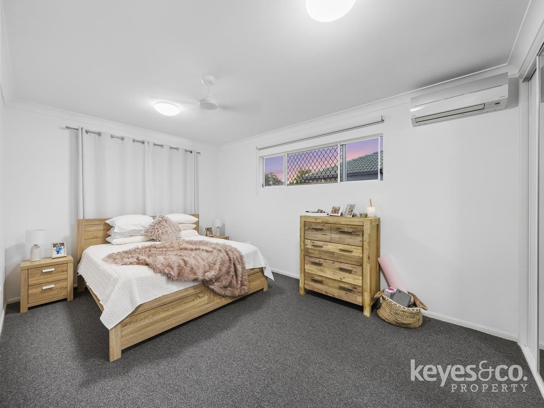 Renovated Comfort Meets Relaxed Outdoor Living, 5 La Trobe Close - Thumbnail 5