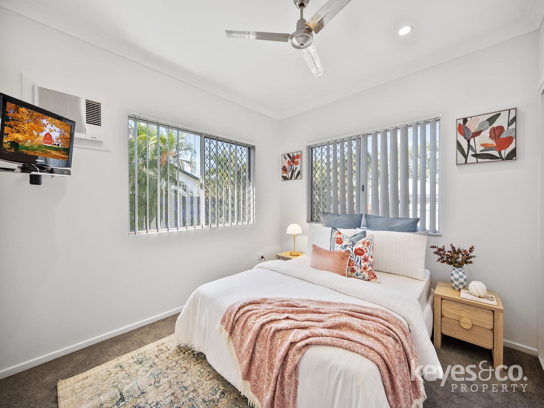 Under Contract by Tess Sellwood, 2 Robina Close - Thumbnail 7