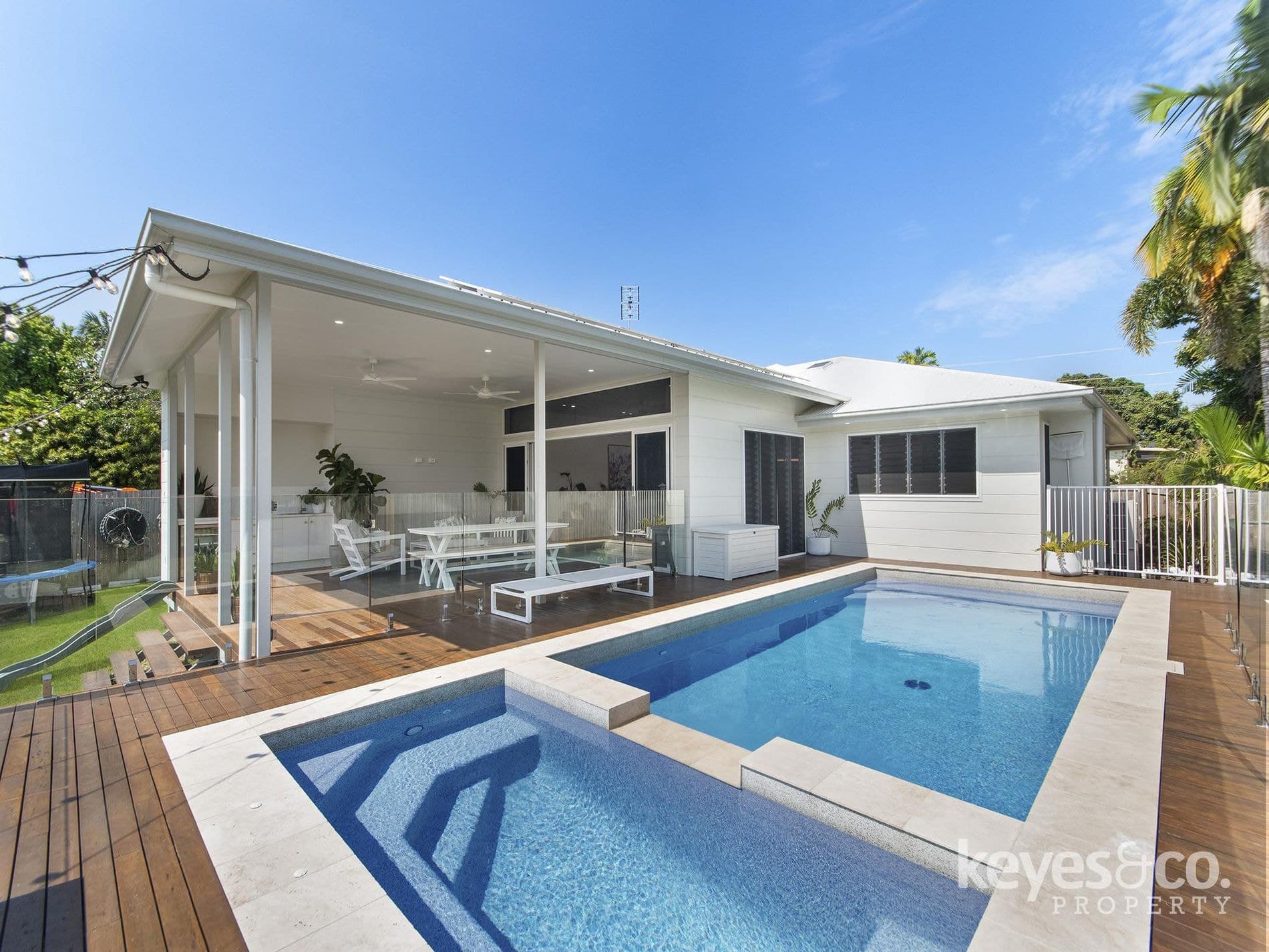 Under Contract by Tess Sellwood, 37 Sixth Avenue - Image 1