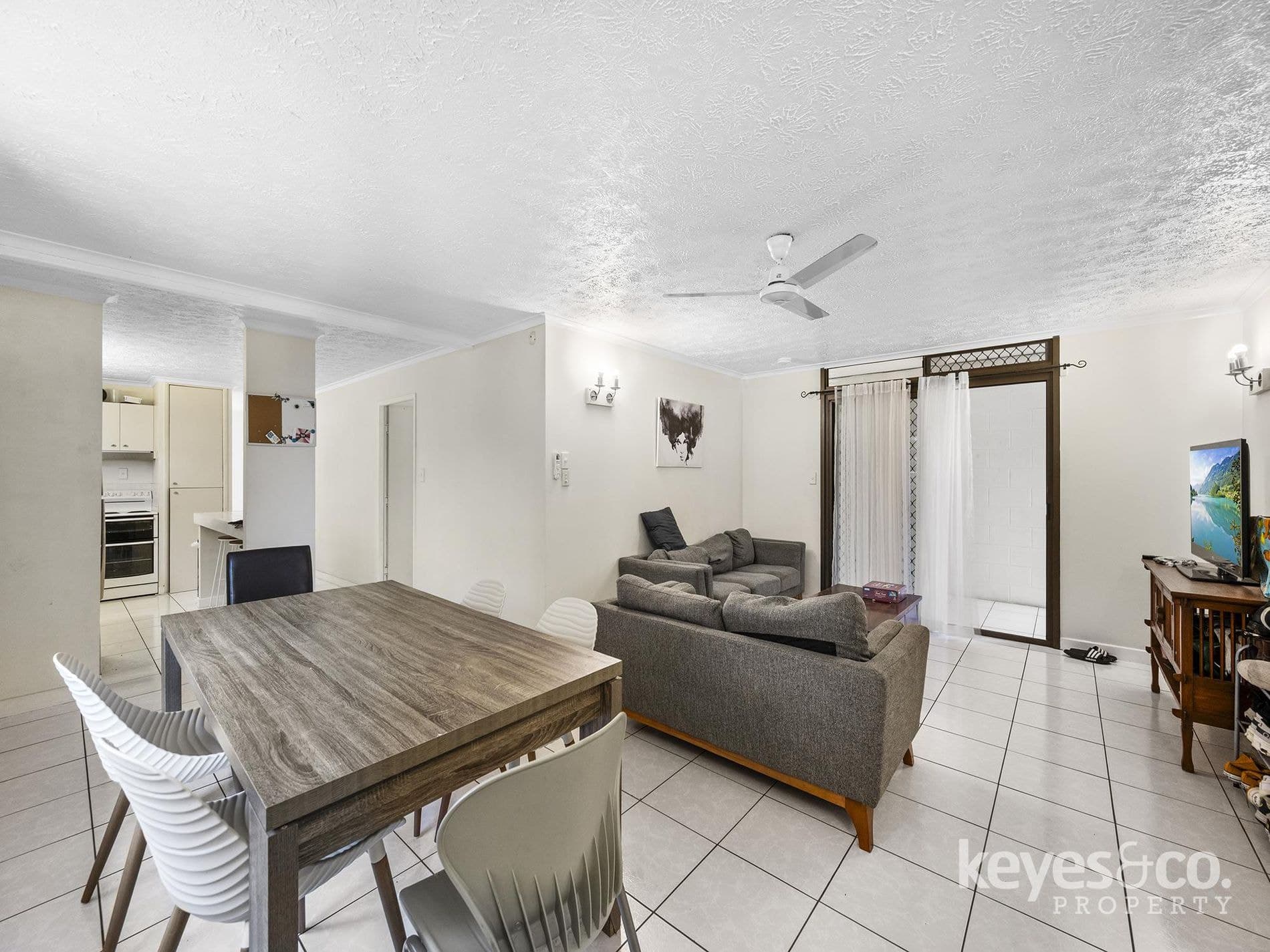 Rental Potential of $63,960 Per Annum!, 17 Cilento Crescent - Thumbnail 2