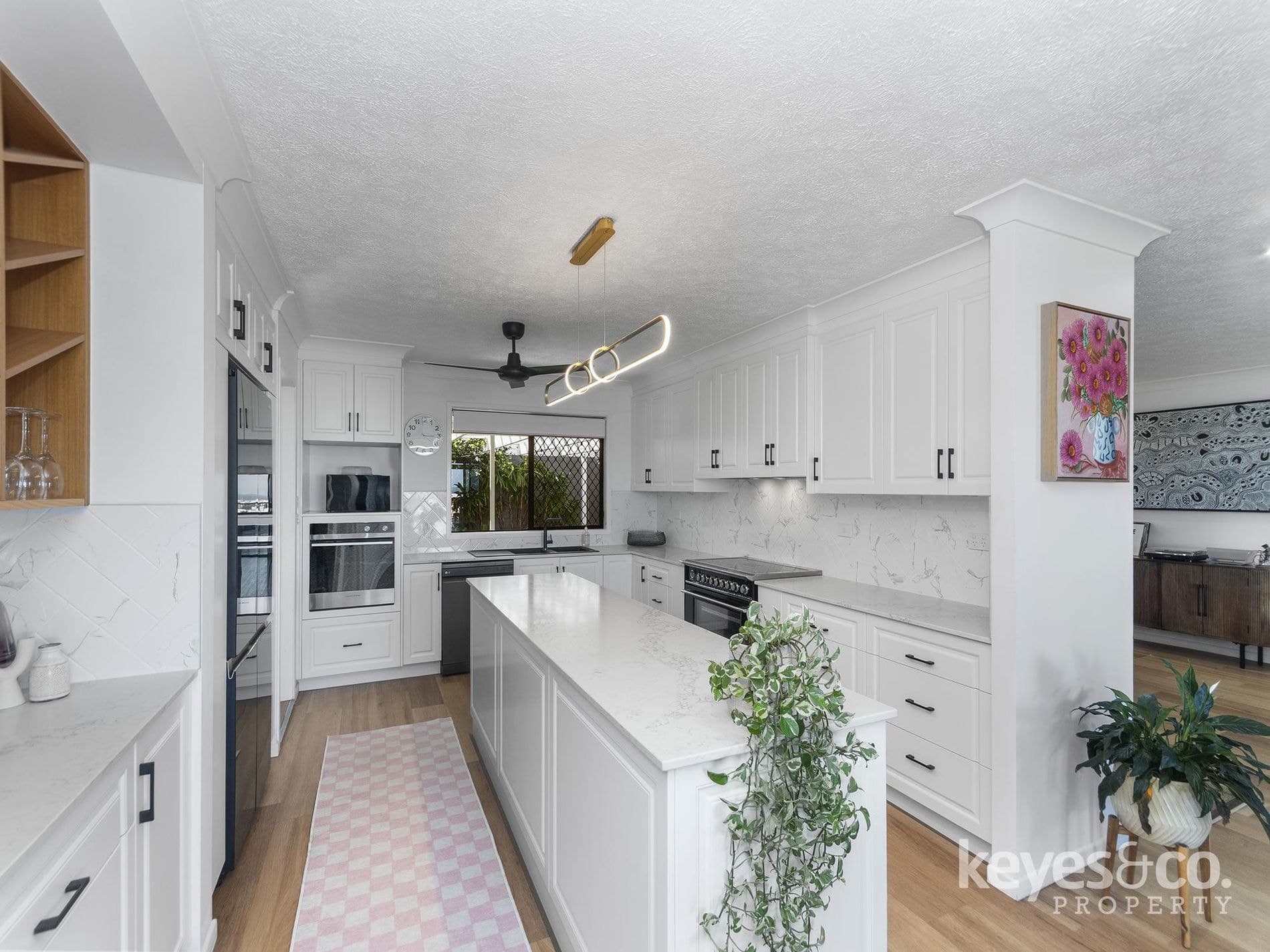 Two Homes in One - Luxury Dual Living on Castle Hill, 10 Balmoral Drive - Thumbnail 5