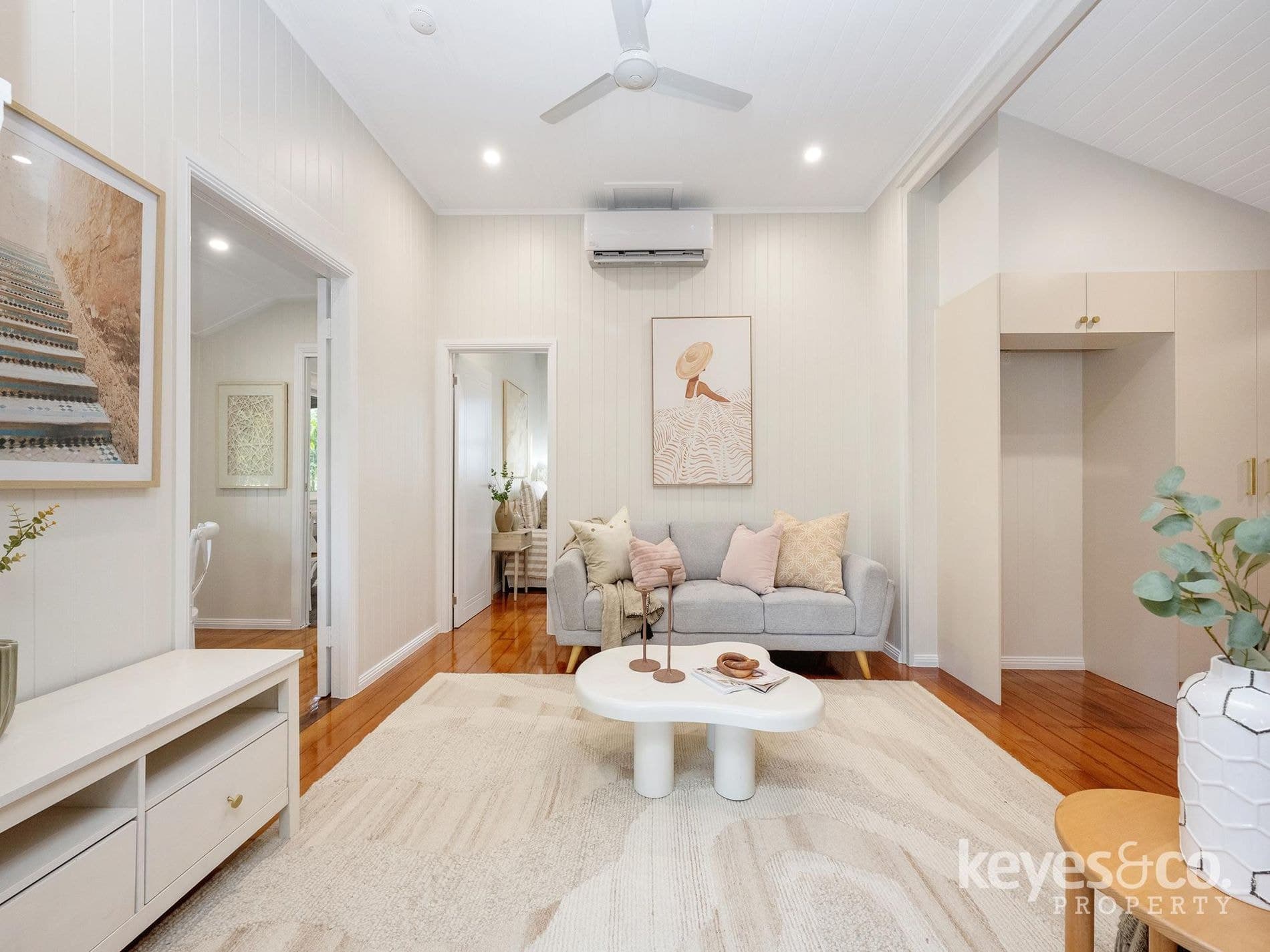 Celebrate This Christmas in Your New Home, 53 Cheyne Street - Thumbnail 3