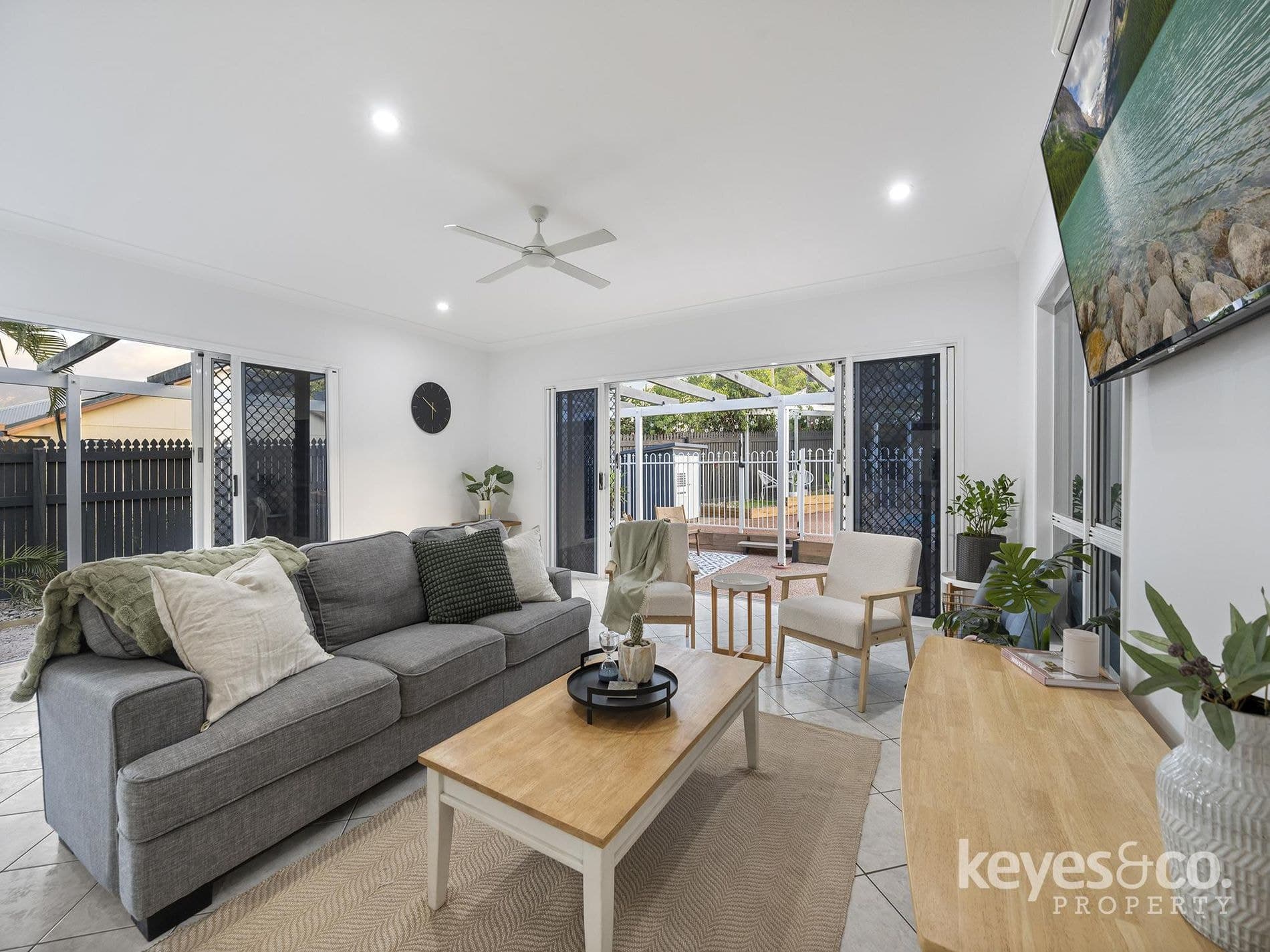 Rare 900m2 Gem Moments from Parkland & The River, 212 Riverside Boulevard - Thumbnail 2