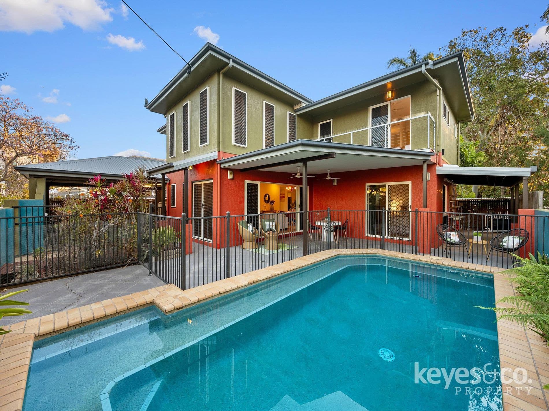 Luxury, Location, & Lifestyle - 5-Bed Family Home with Pool, 2a Alroy Street - Thumbnail 2