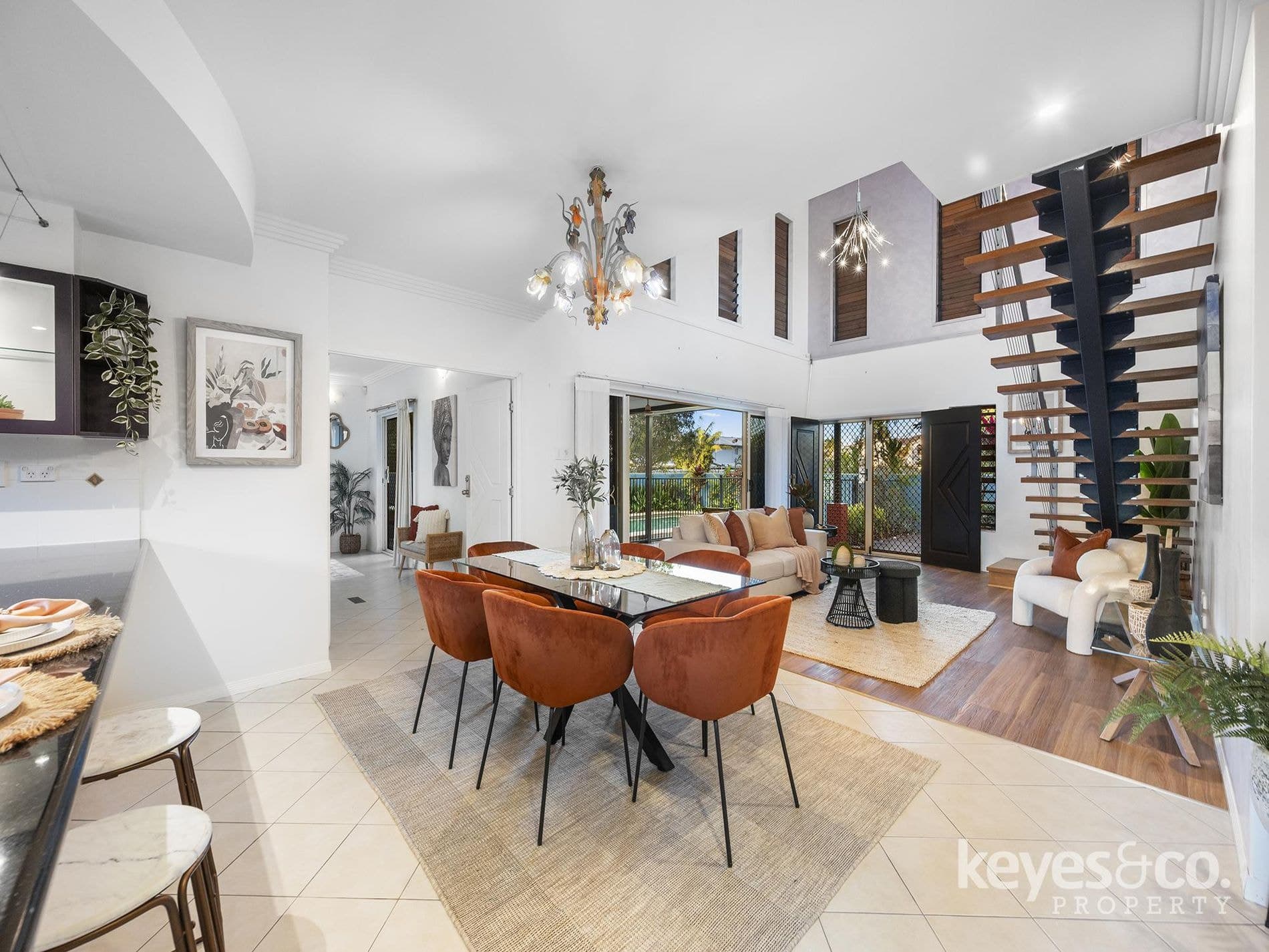 Luxury, Location, & Lifestyle - 5-Bed Family Home with Pool, 2a Alroy Street - Thumbnail 4