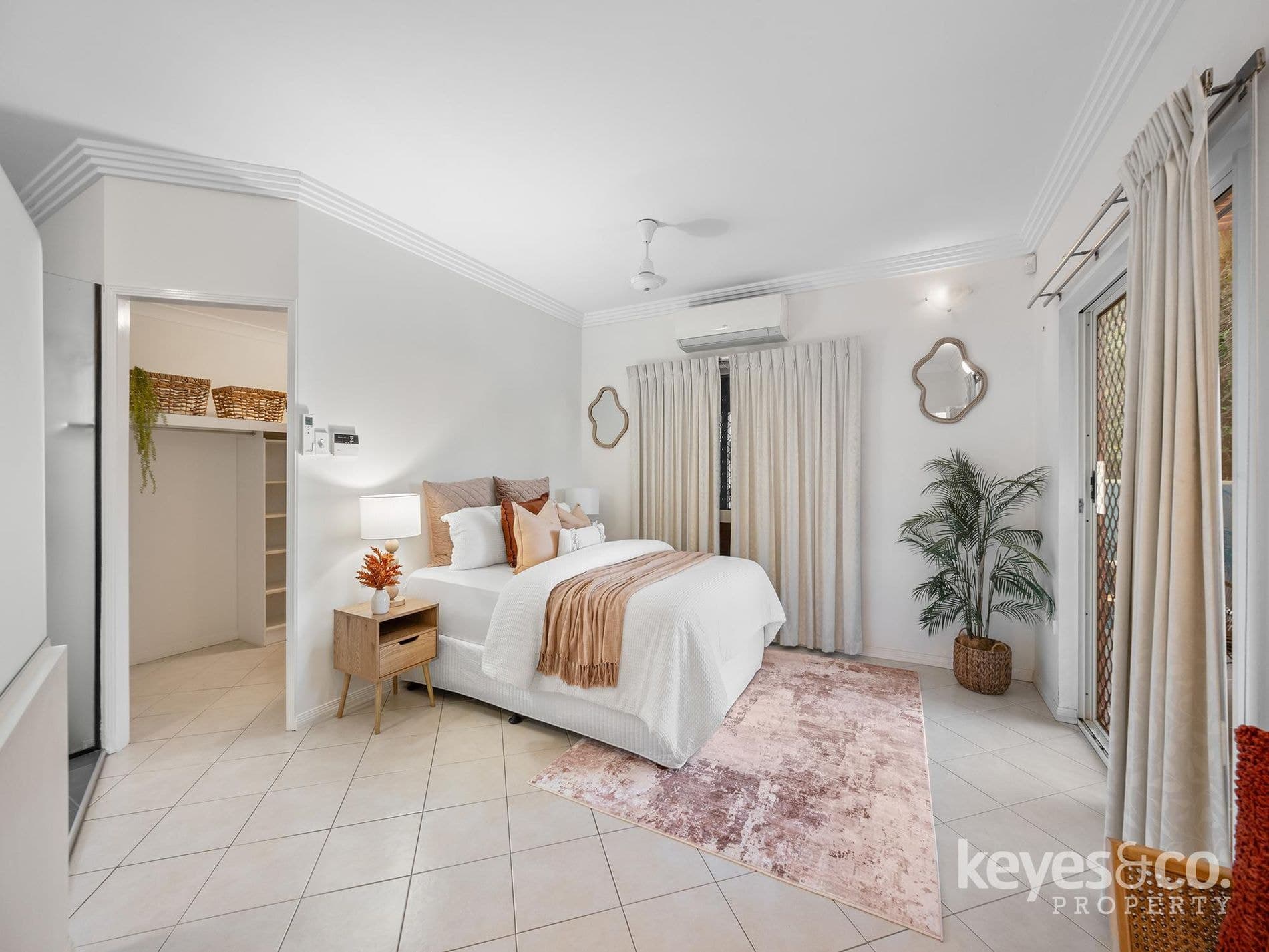 Luxury, Location, & Lifestyle - 5-Bed Family Home with Pool, 2a Alroy Street - Thumbnail 8