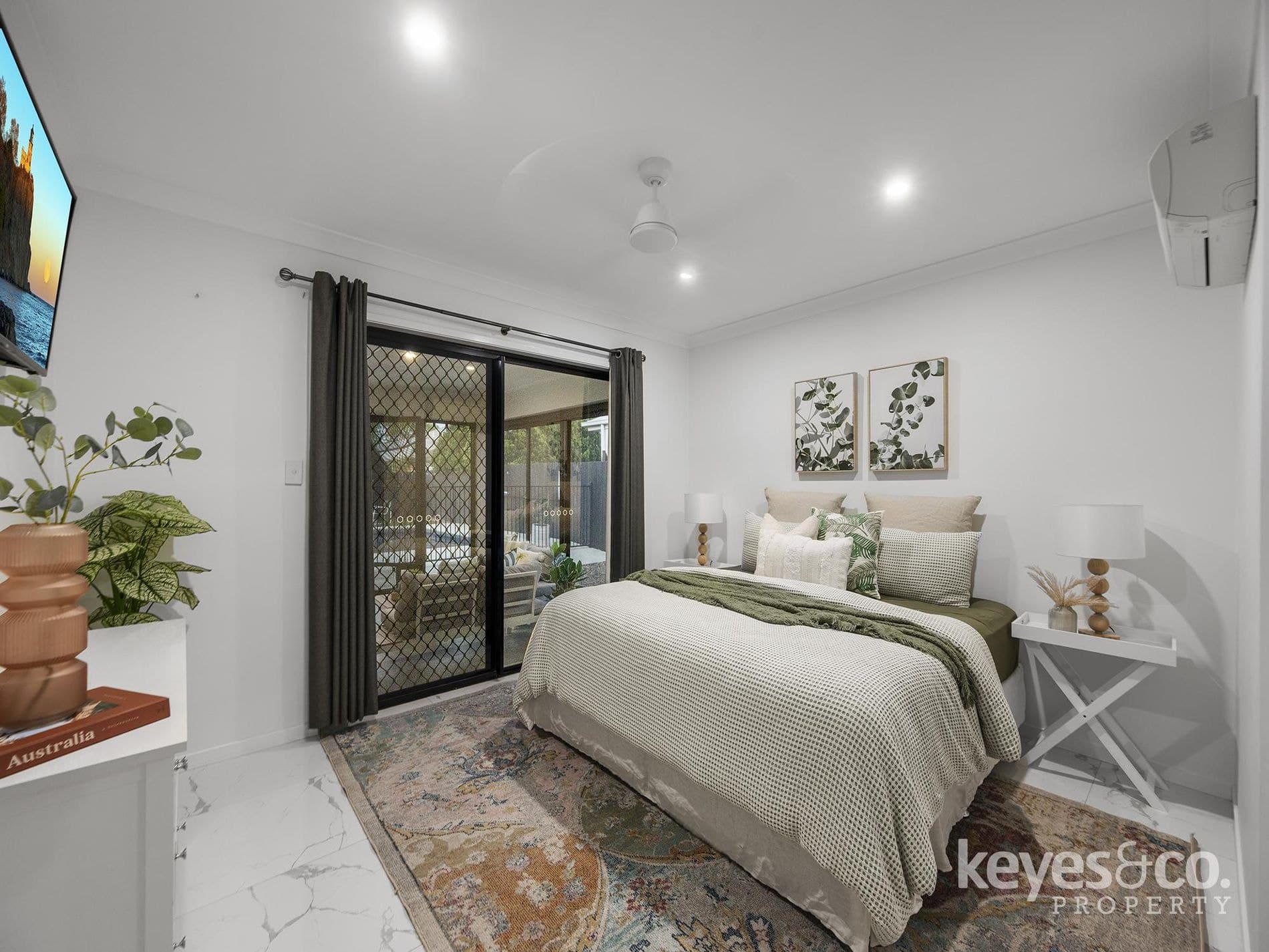 Modern Family Living in a Quiet Court Setting, 5 Edgewater Terrace - Thumbnail 6