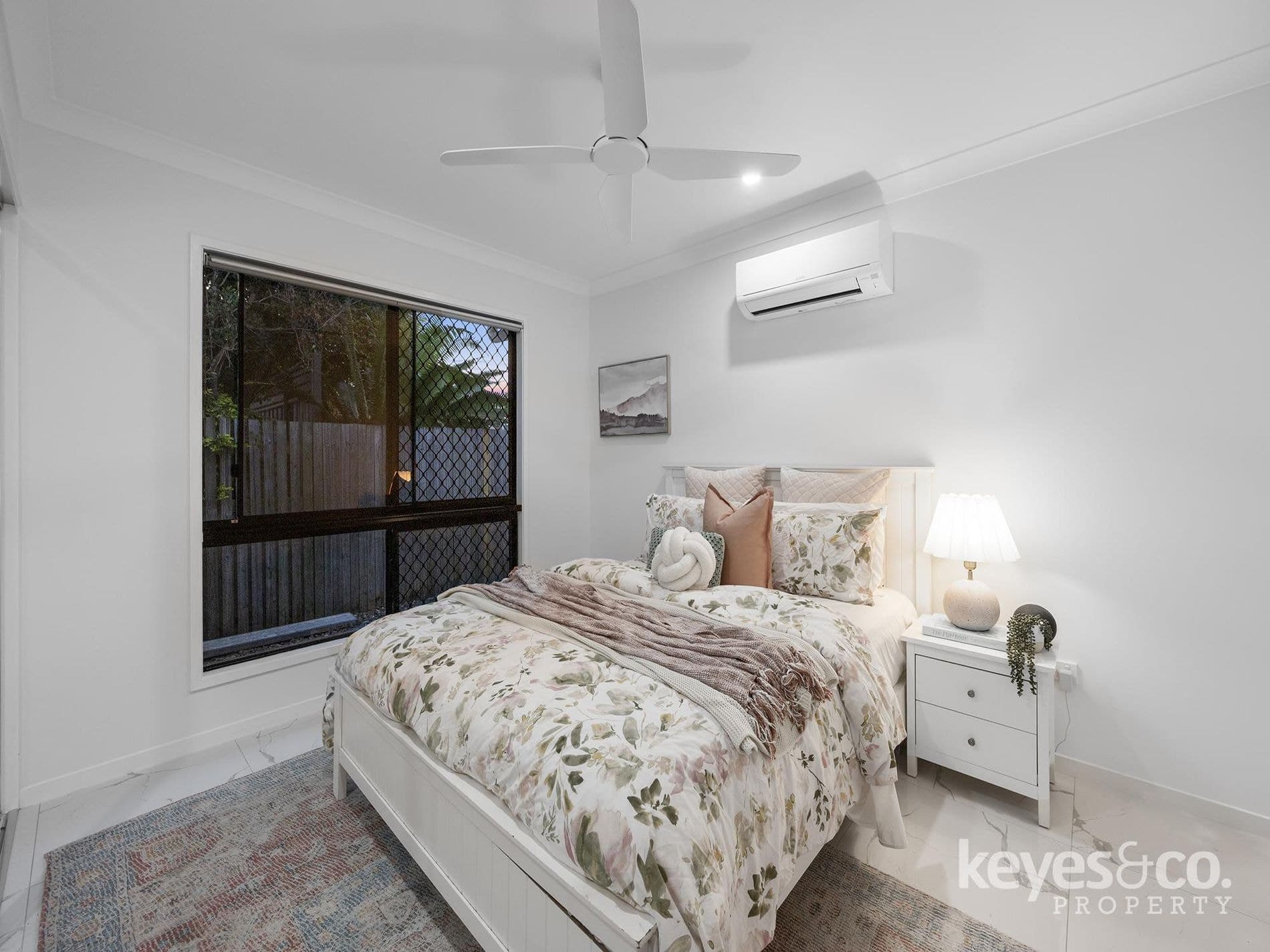 Modern Family Living in a Quiet Court Setting, 5 Edgewater Terrace - Thumbnail 8