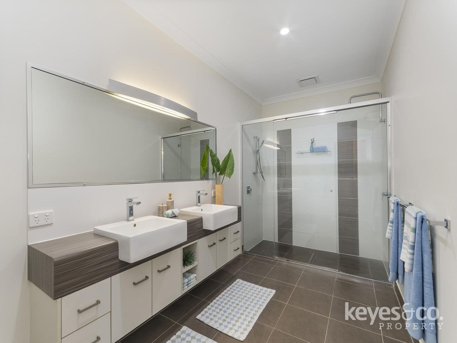 Under Contract Prior to Auction, 87 Springbrook Parade - Thumbnail 7