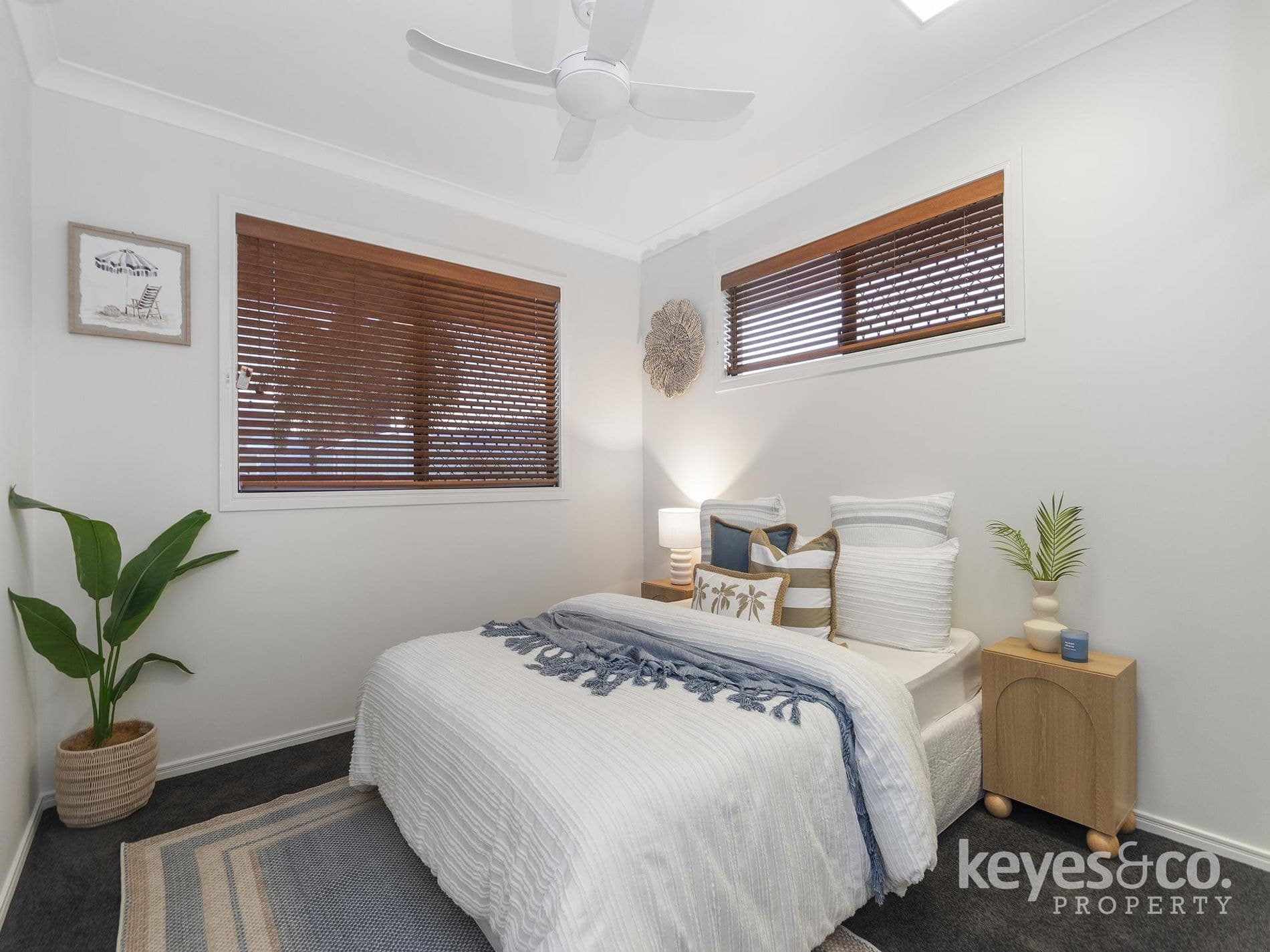 Under Contract Prior to Auction, 87 Springbrook Parade - Thumbnail 8