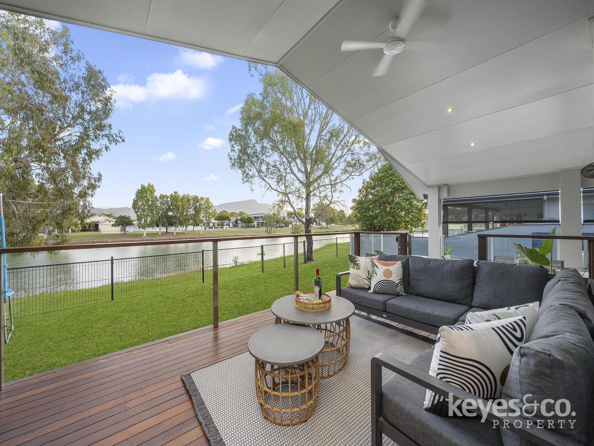 Lakefront Luxury, Designed for Entertaining, 17 Edgewater Terrace - Image 1