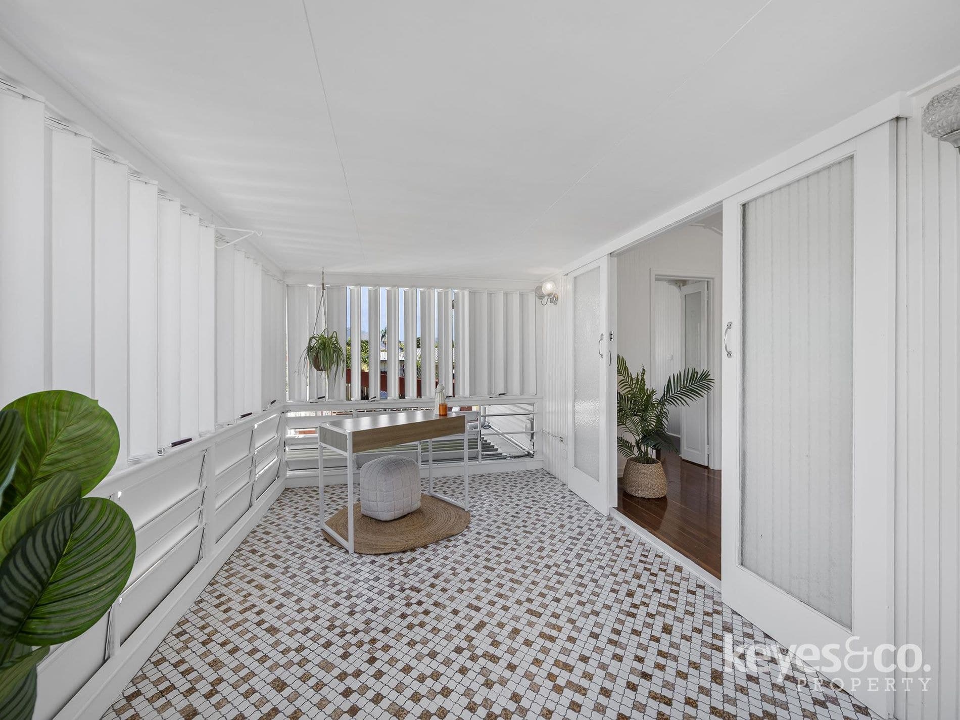 Beautifully Restored Queensland Bungalow, 233 Corcoran Street - Thumbnail 4
