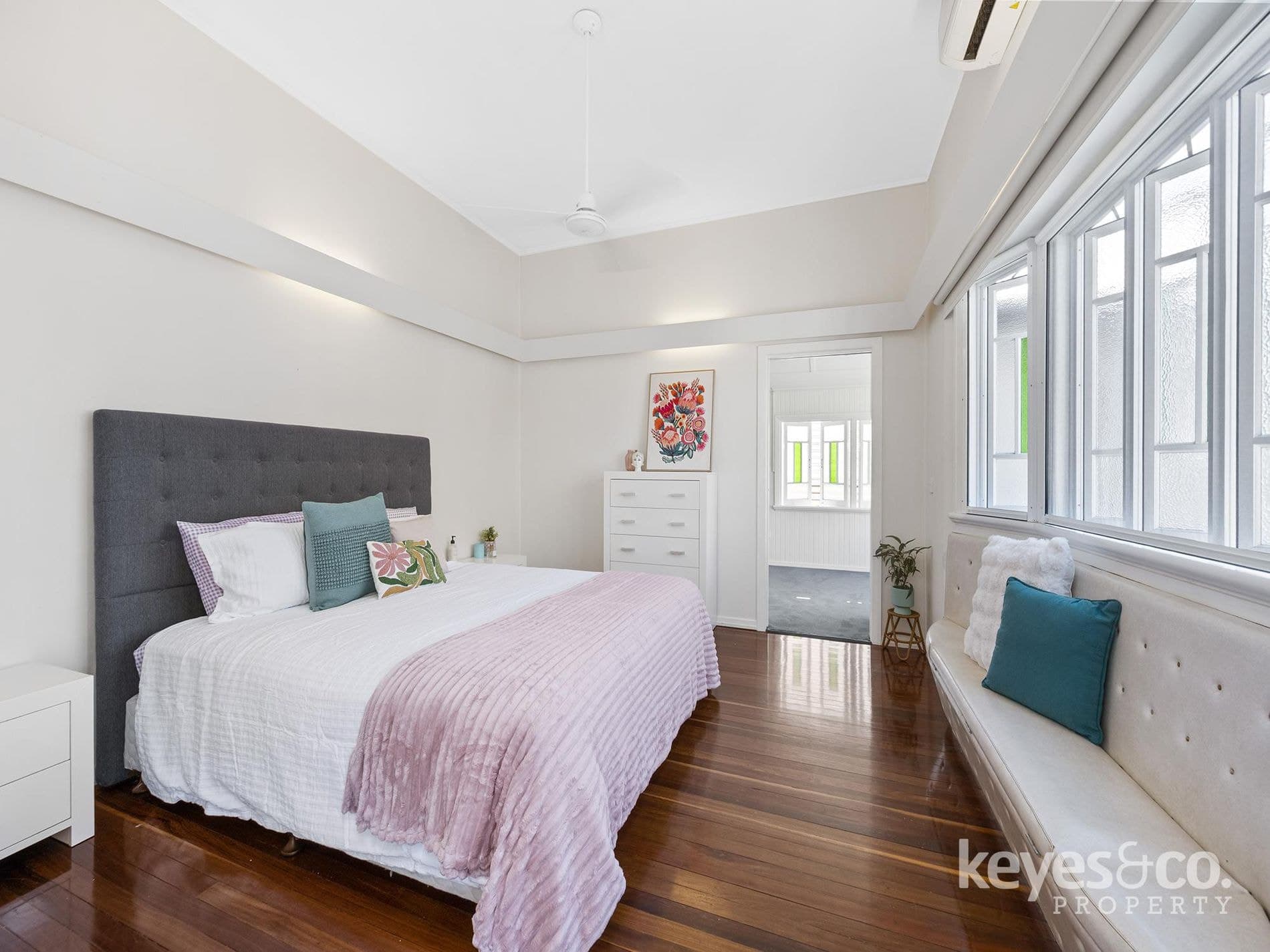 Beautifully Restored Queensland Bungalow, 233 Corcoran Street - Thumbnail 5