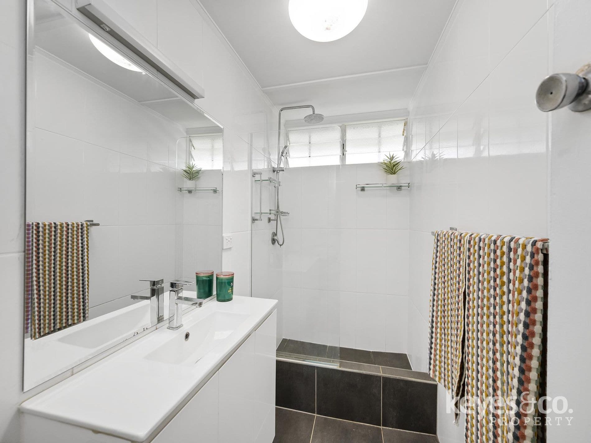 Beautifully Restored Queensland Bungalow, 233 Corcoran Street - Thumbnail 6