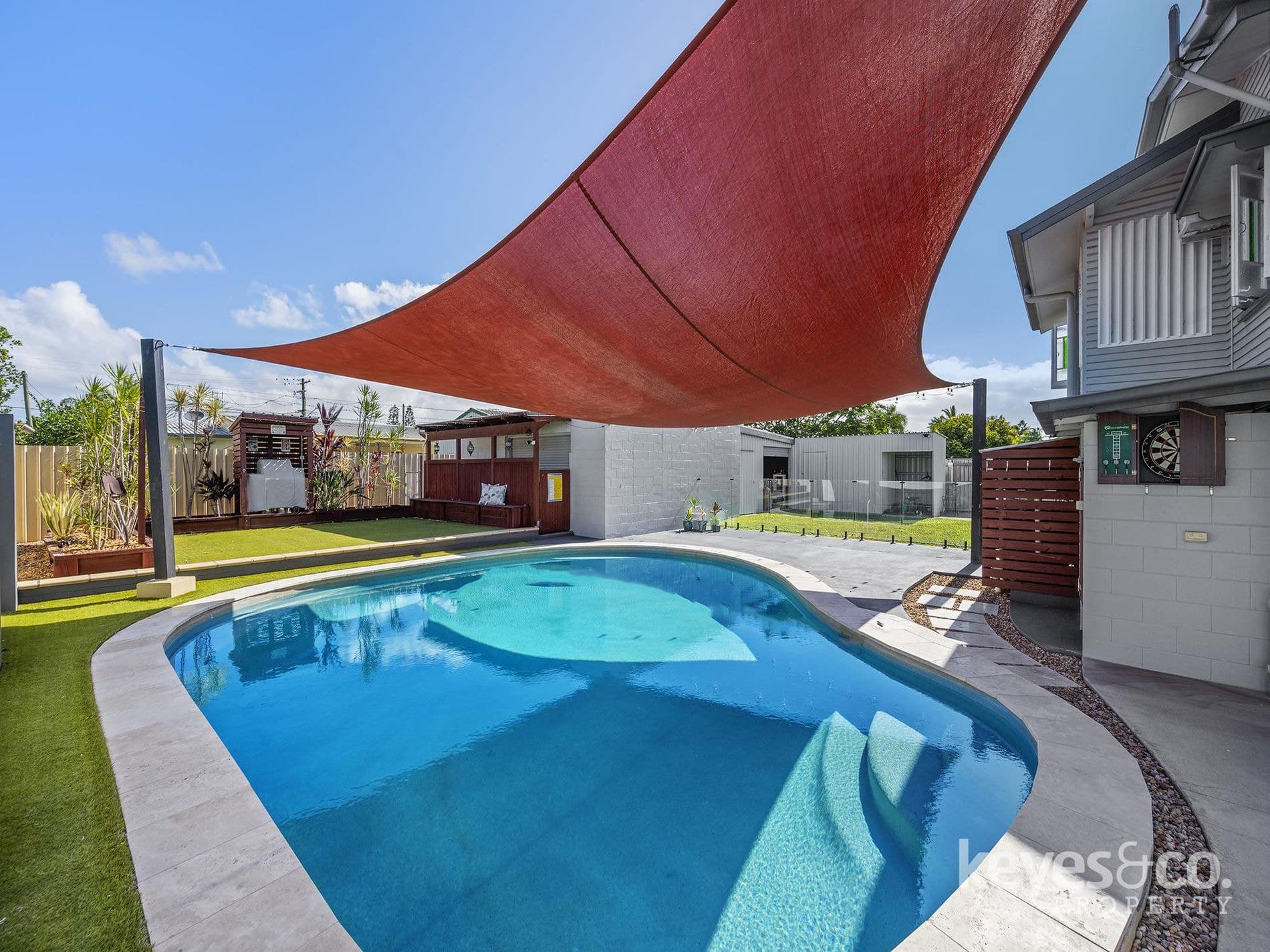 Beautifully Restored Queensland Bungalow, 233 Corcoran Street - Thumbnail 8
