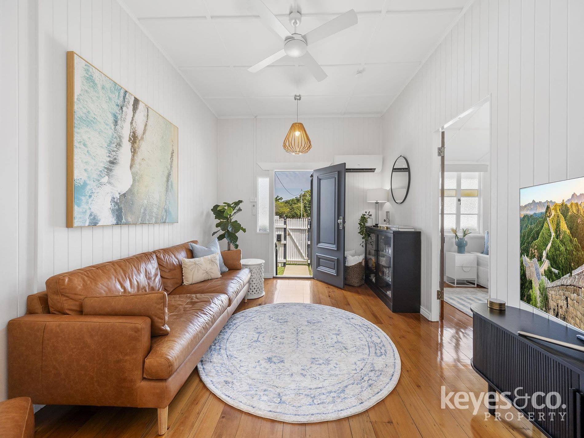 Adorable Cottage Charm in a Central Location, 11 Love Lane - Thumbnail 2