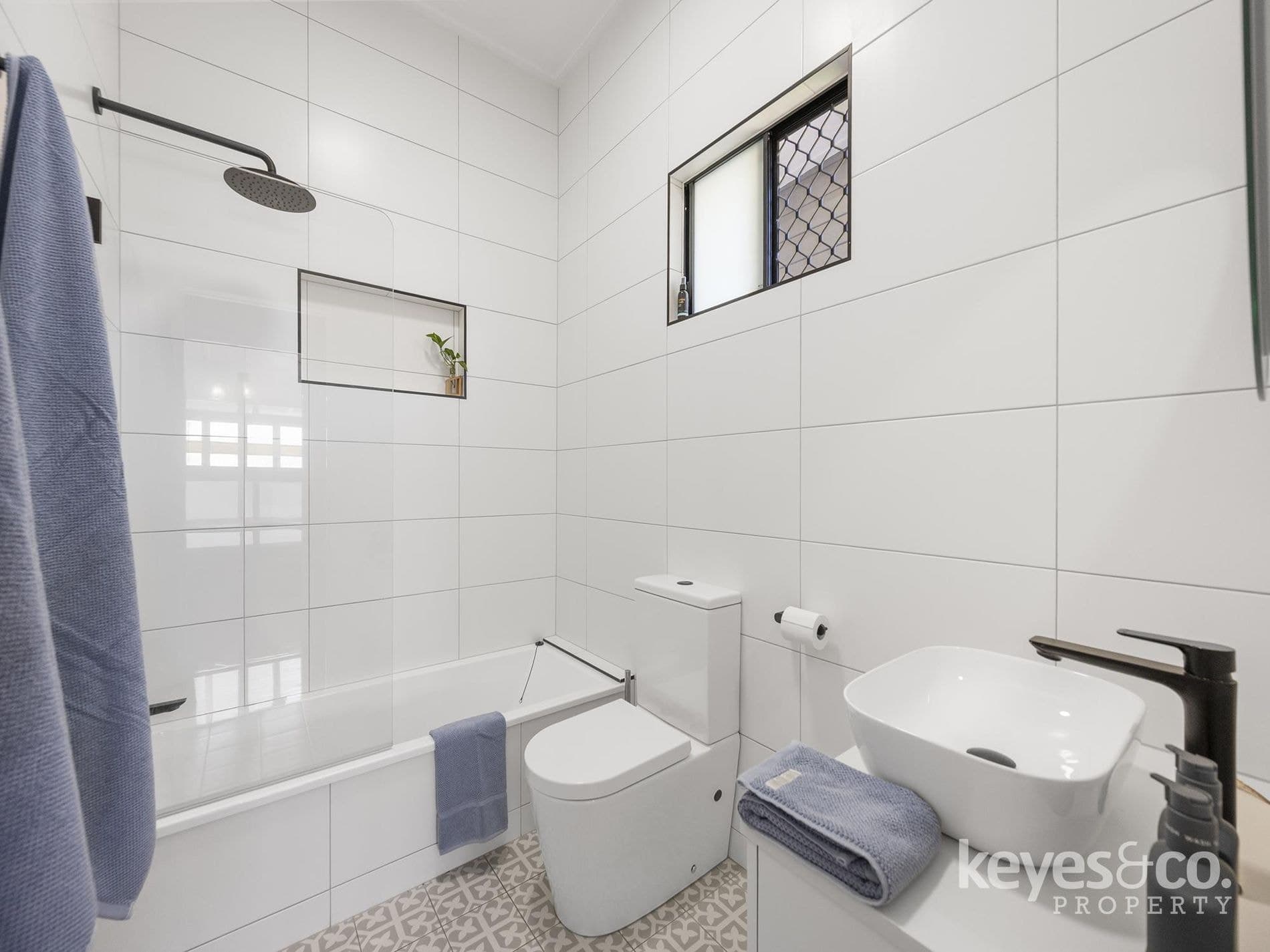 Adorable Cottage Charm in a Central Location, 11 Love Lane - Thumbnail 7