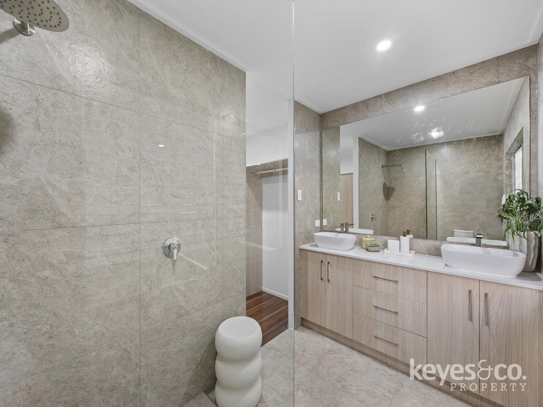 Freshly Renovated Home on a Big Hermit Park Block, 52 Roberts Street - Thumbnail 5