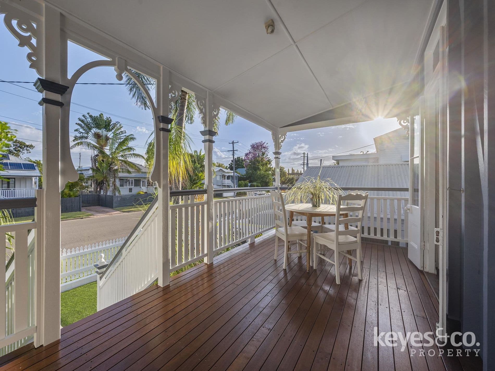 Renovated Queenslander Perfection with Pool, 5 Philp Street - Thumbnail 4