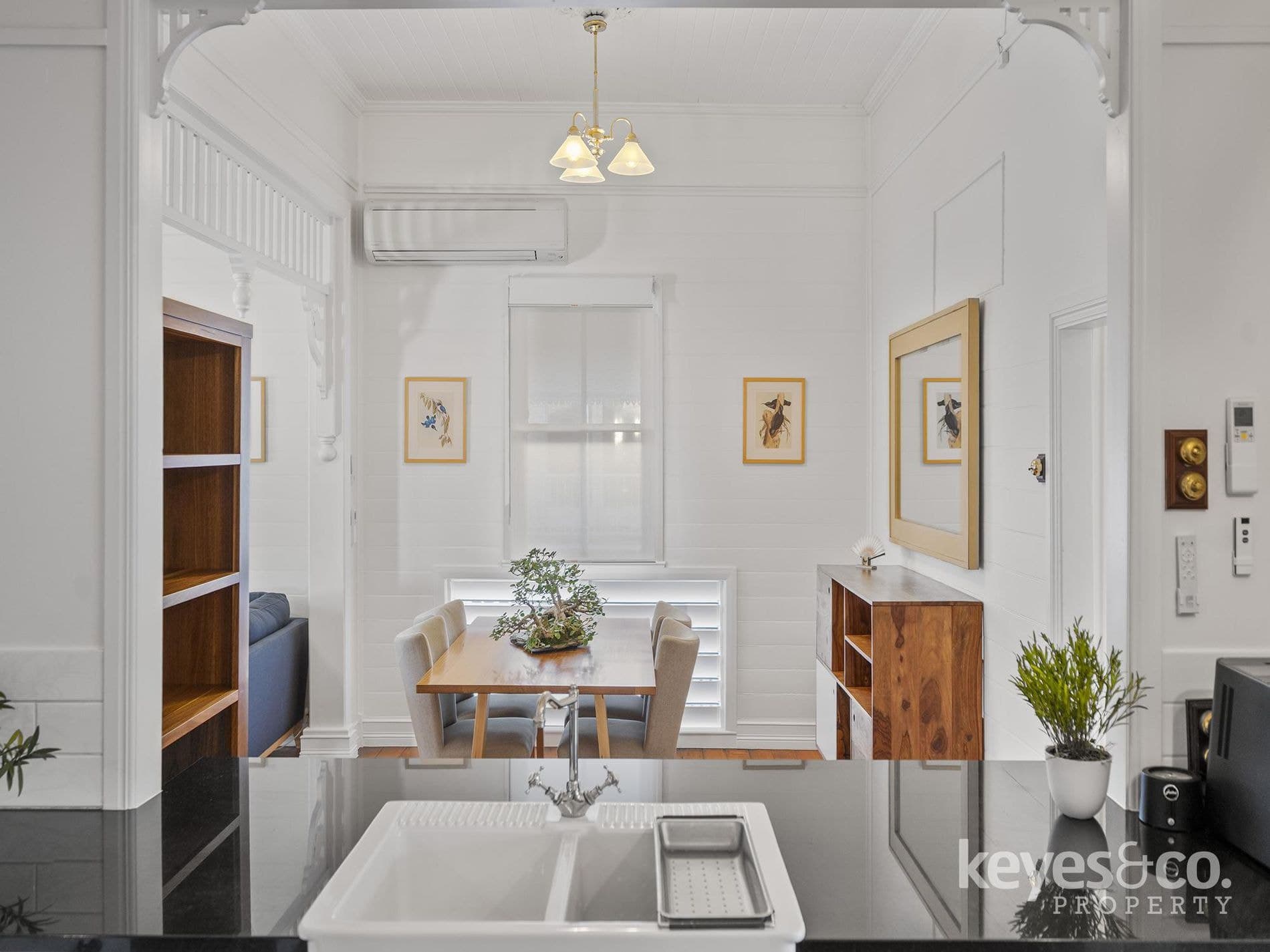 Renovated Queenslander Perfection with Pool, 5 Philp Street - Thumbnail 8