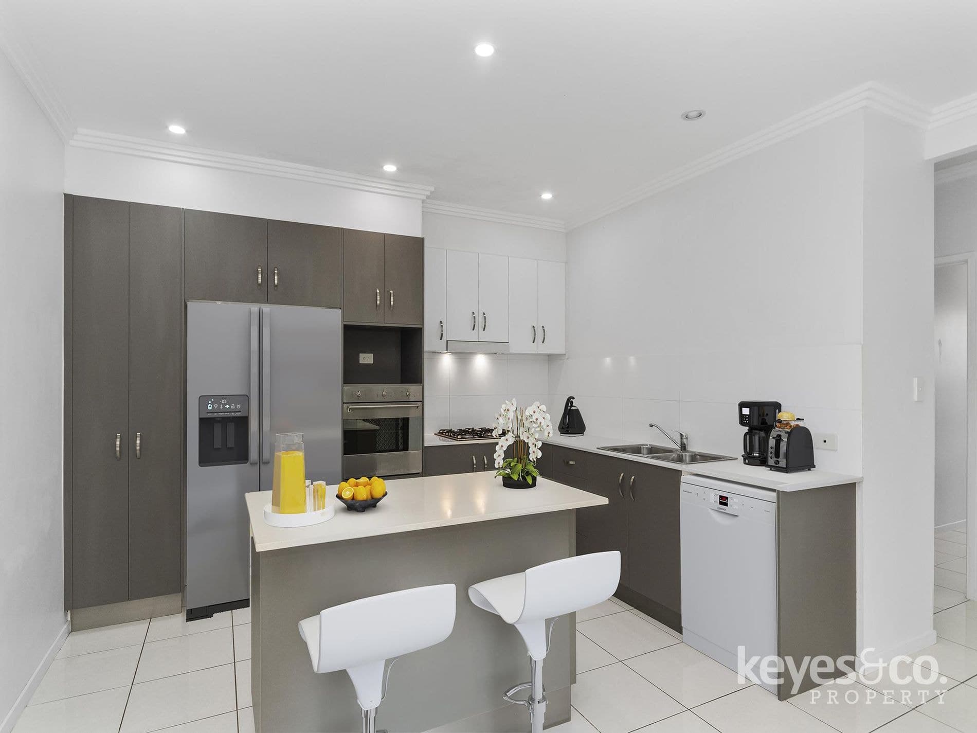 Designer Living Meets Everyday Comfort, 13 Elford Place - Thumbnail 4