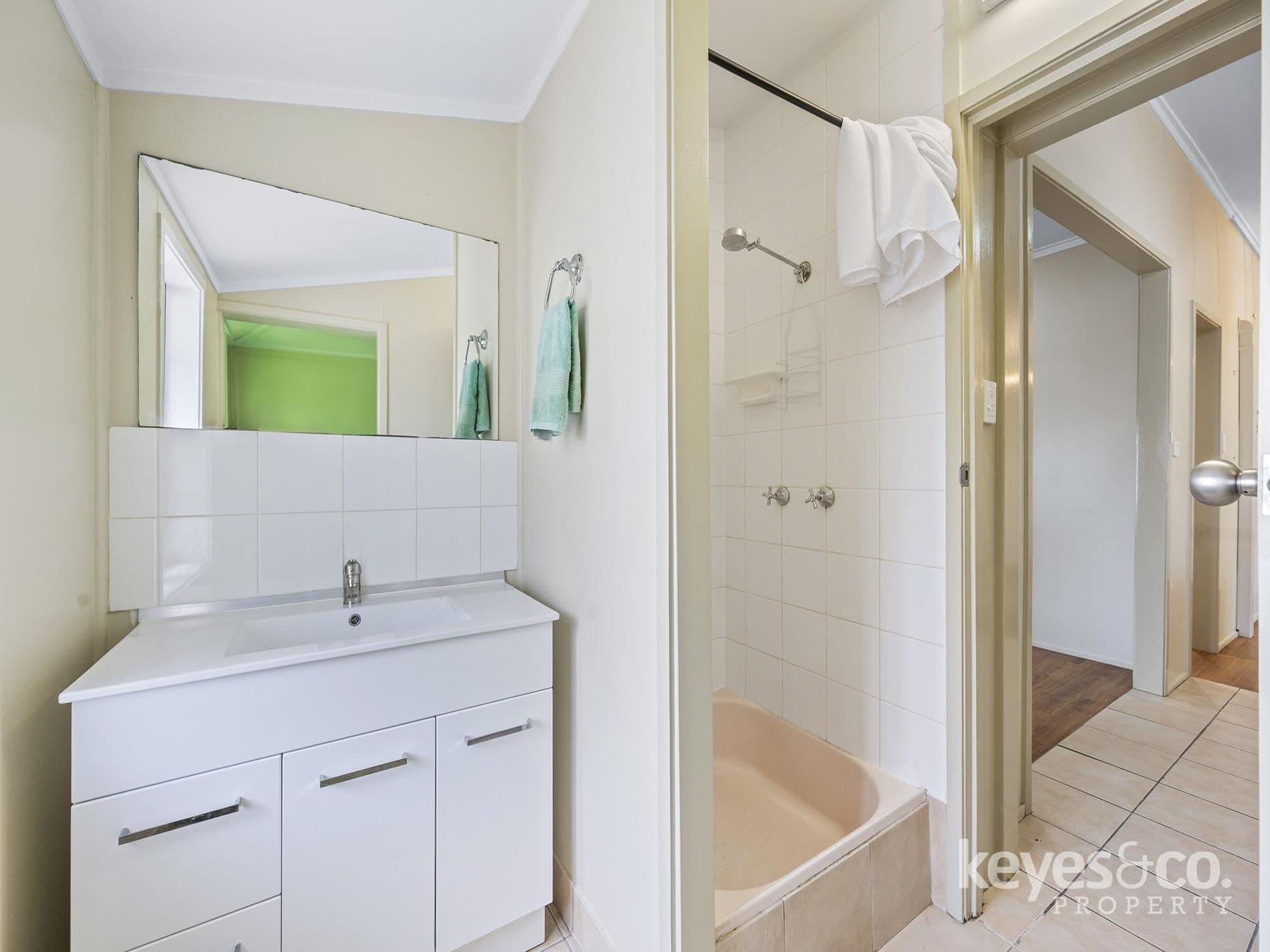 Tradie's Dream Home with Warehouse-Sized Shed, 95 Bowen Road - Thumbnail 8