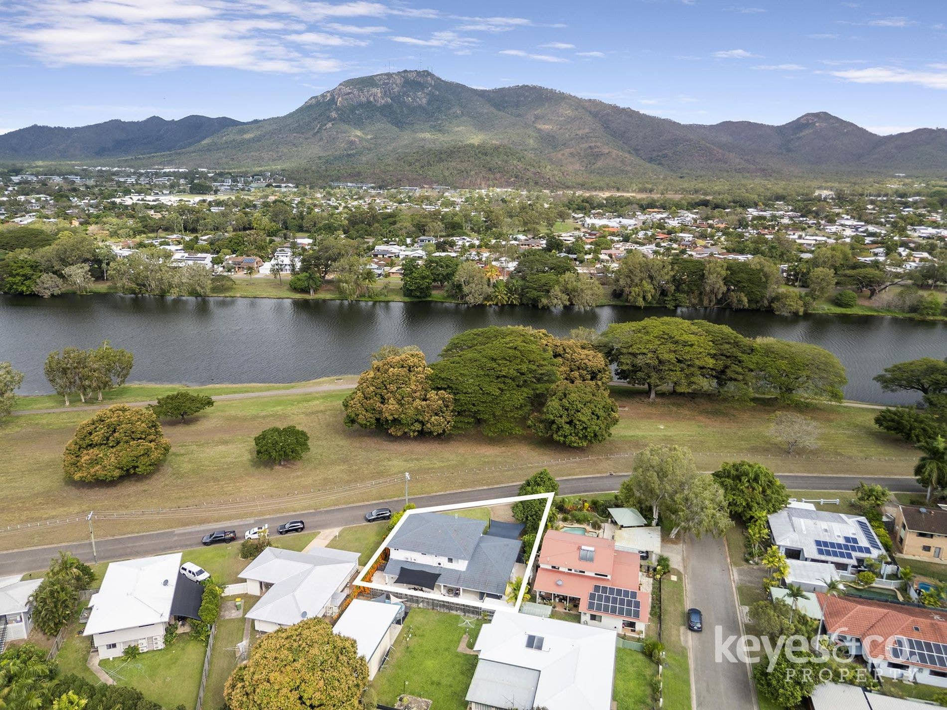 Fully Renovated, Five-Bedroom Family Oasis on the River, 16 Redhead Drive - Image 1
