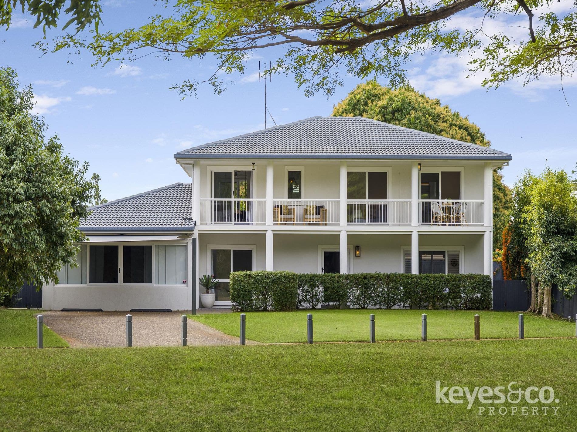 Fully Renovated, Five-Bedroom Family Oasis on the River, 16 Redhead Drive - Thumbnail 3