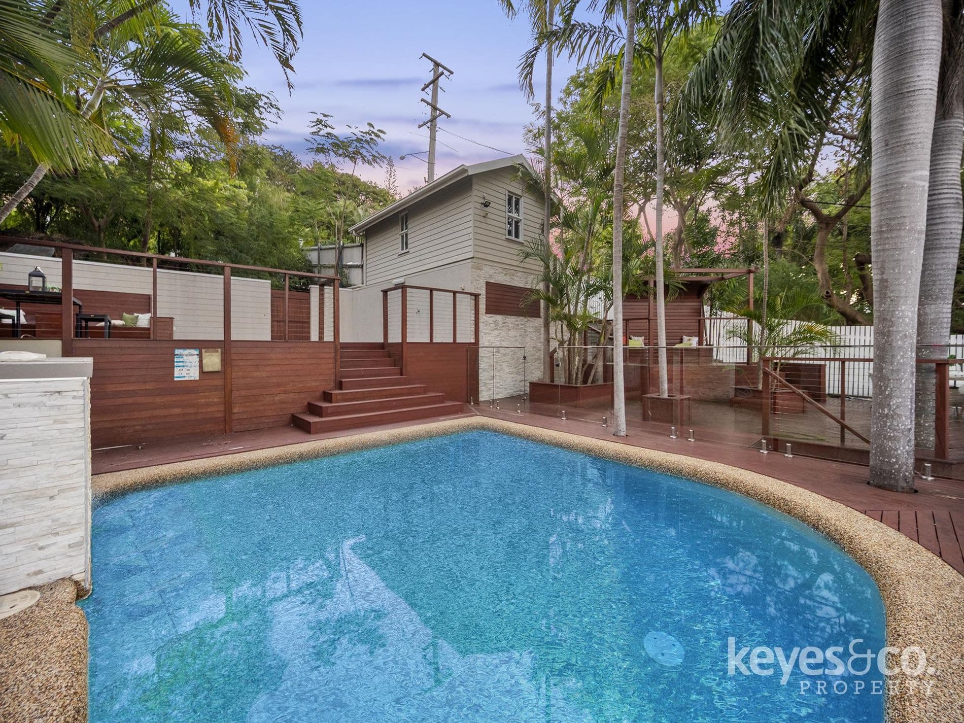6 Eyre Street (Access via Leichhardt & Denham Streets), (Access Via Leichhardt & Denham Streets) - Thumbnail 5
