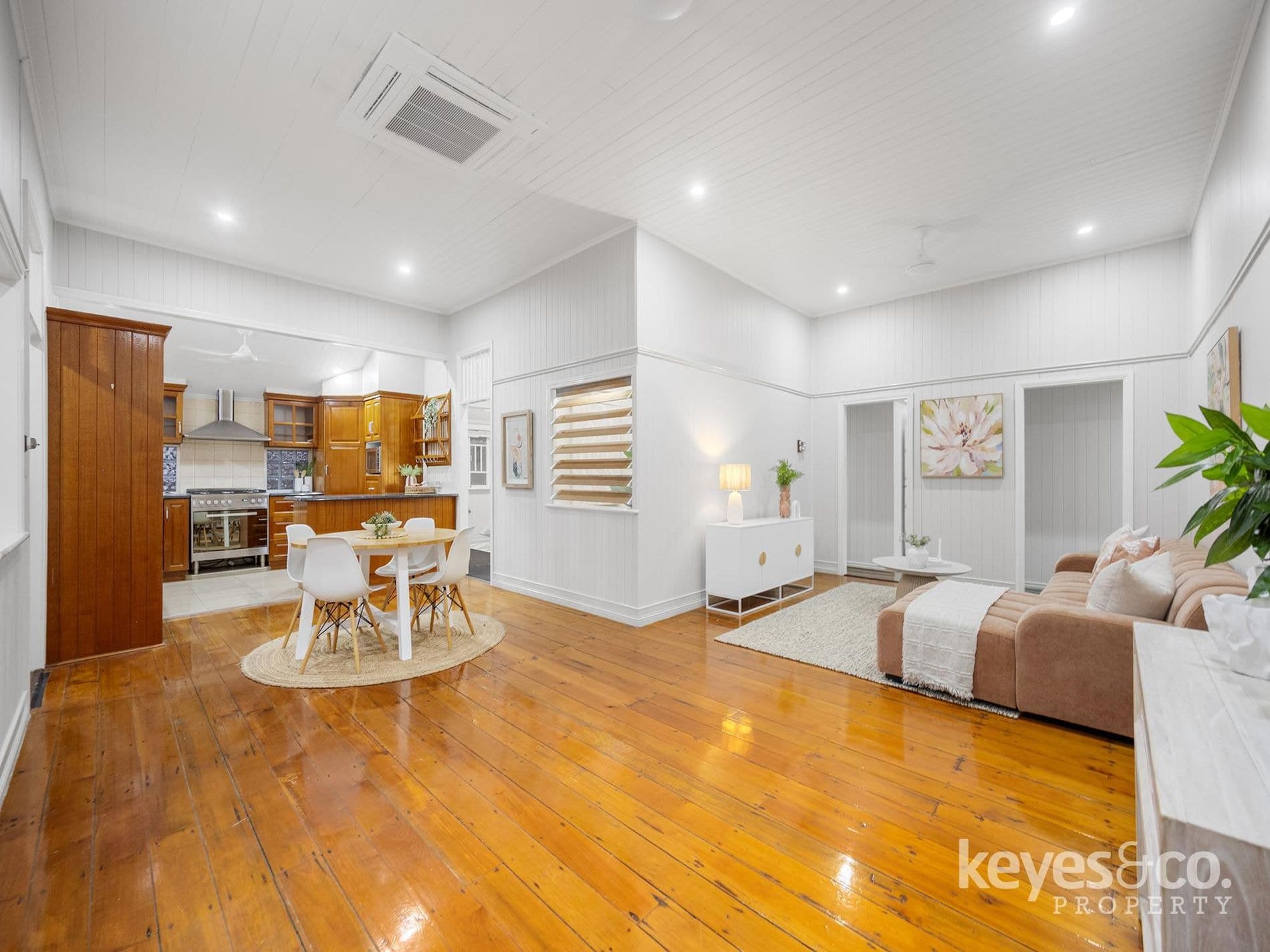 6 Eyre Street (Access via Leichhardt & Denham Streets), (Access Via Leichhardt & Denham Streets) - Thumbnail 8