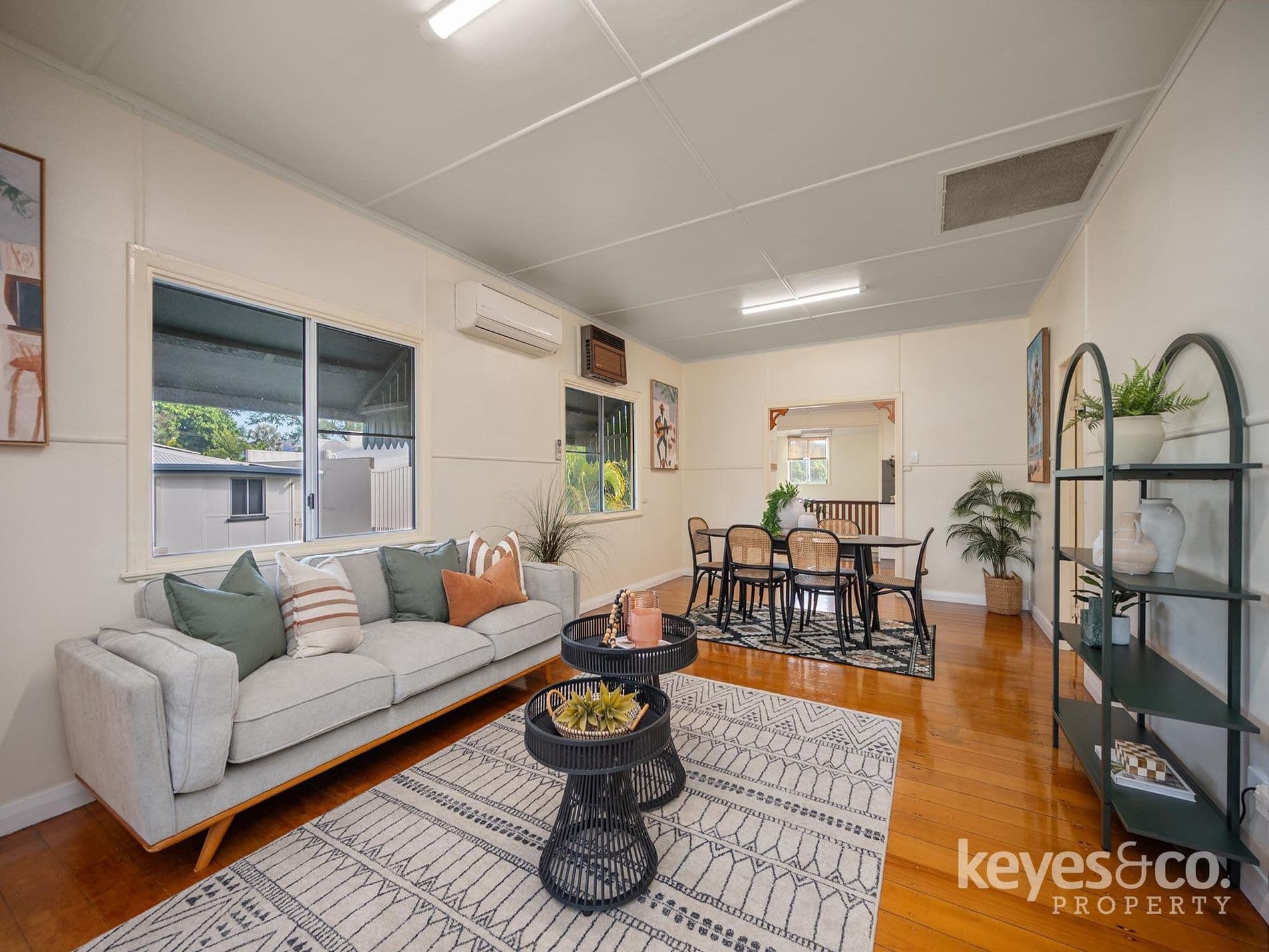 Dual Living Opportunity with Triple Bay Shed and Strong Rental Returns!, 28 Railway Avenue - Image 1