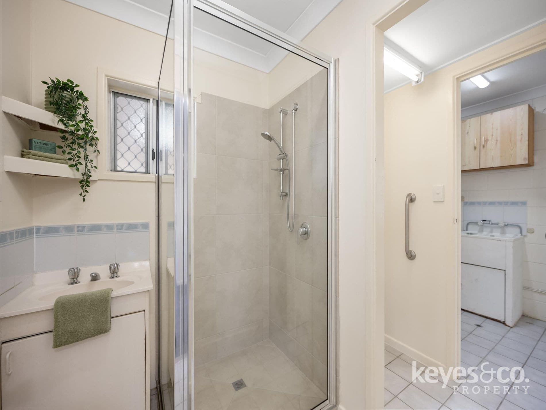 Dual Living Opportunity with Triple Bay Shed and Strong Rental Returns!, 28 Railway Avenue - Thumbnail 7