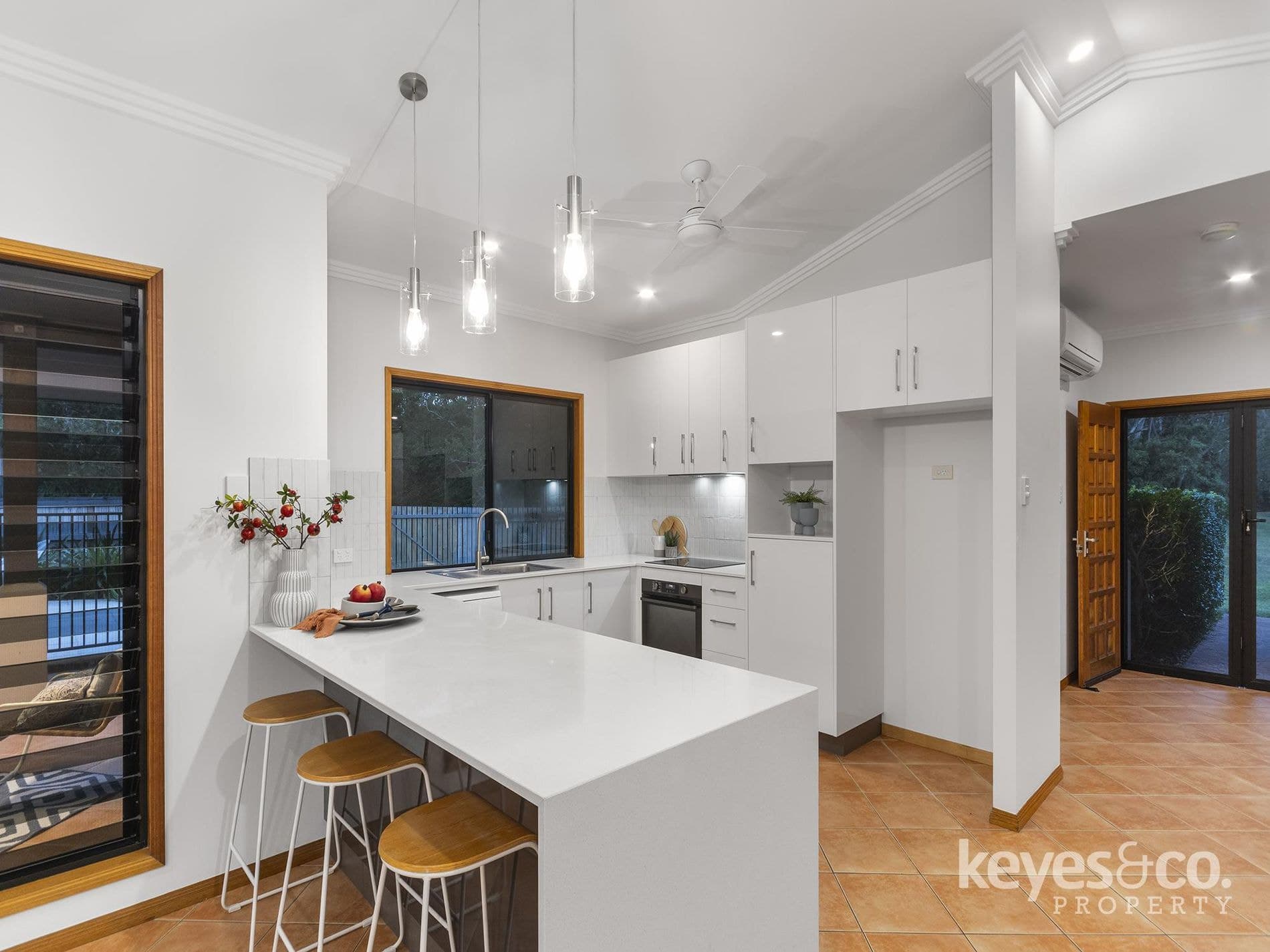 13 Hawkesbury Lane, 13 Hawkesbury Lane - Thumbnail 4