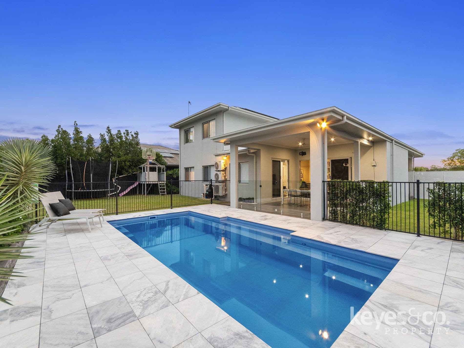 23 Waterbury Terrace, 23 Waterbury Terrace - Thumbnail 2