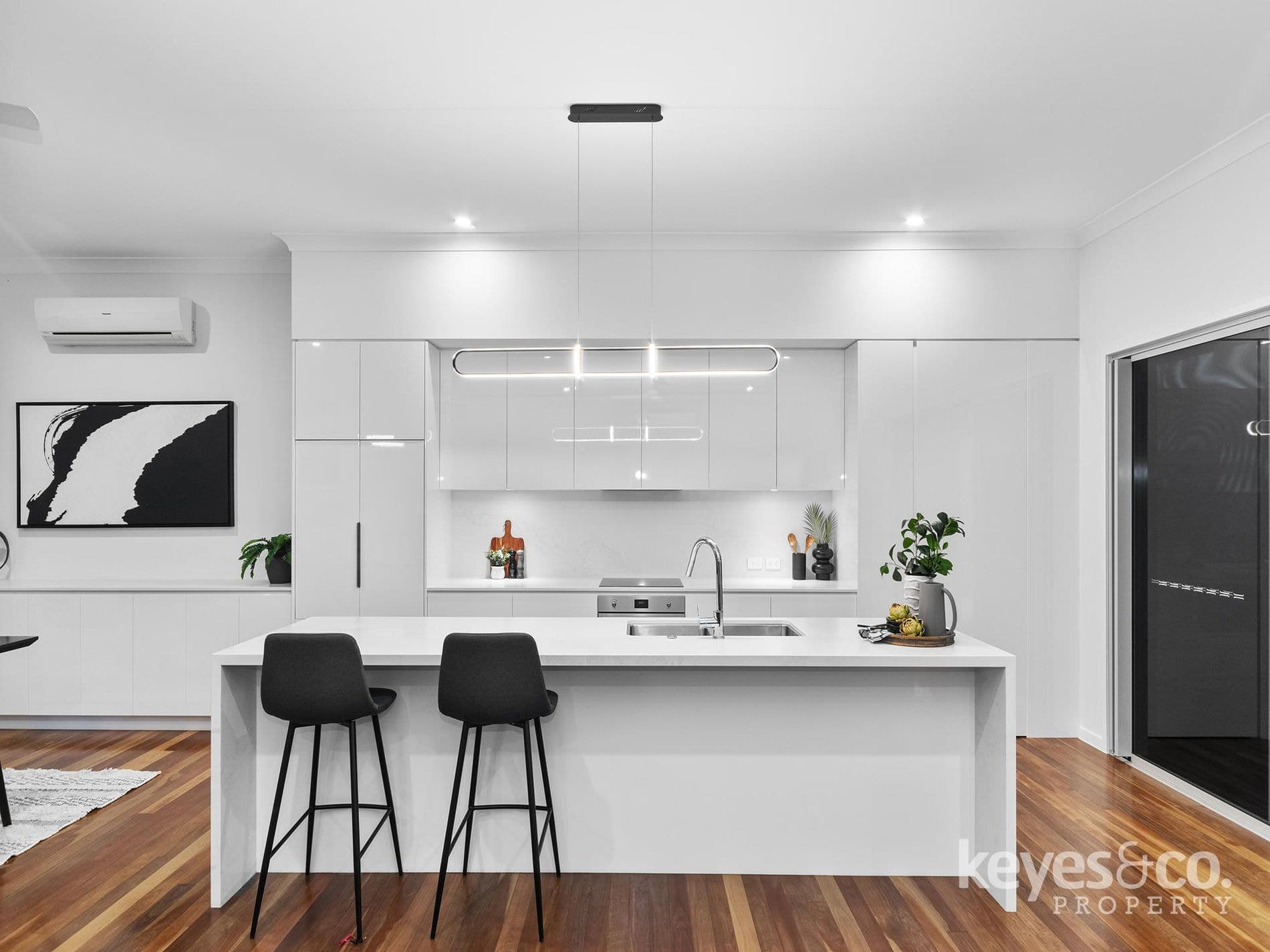 23 Waterbury Terrace, 23 Waterbury Terrace - Thumbnail 4
