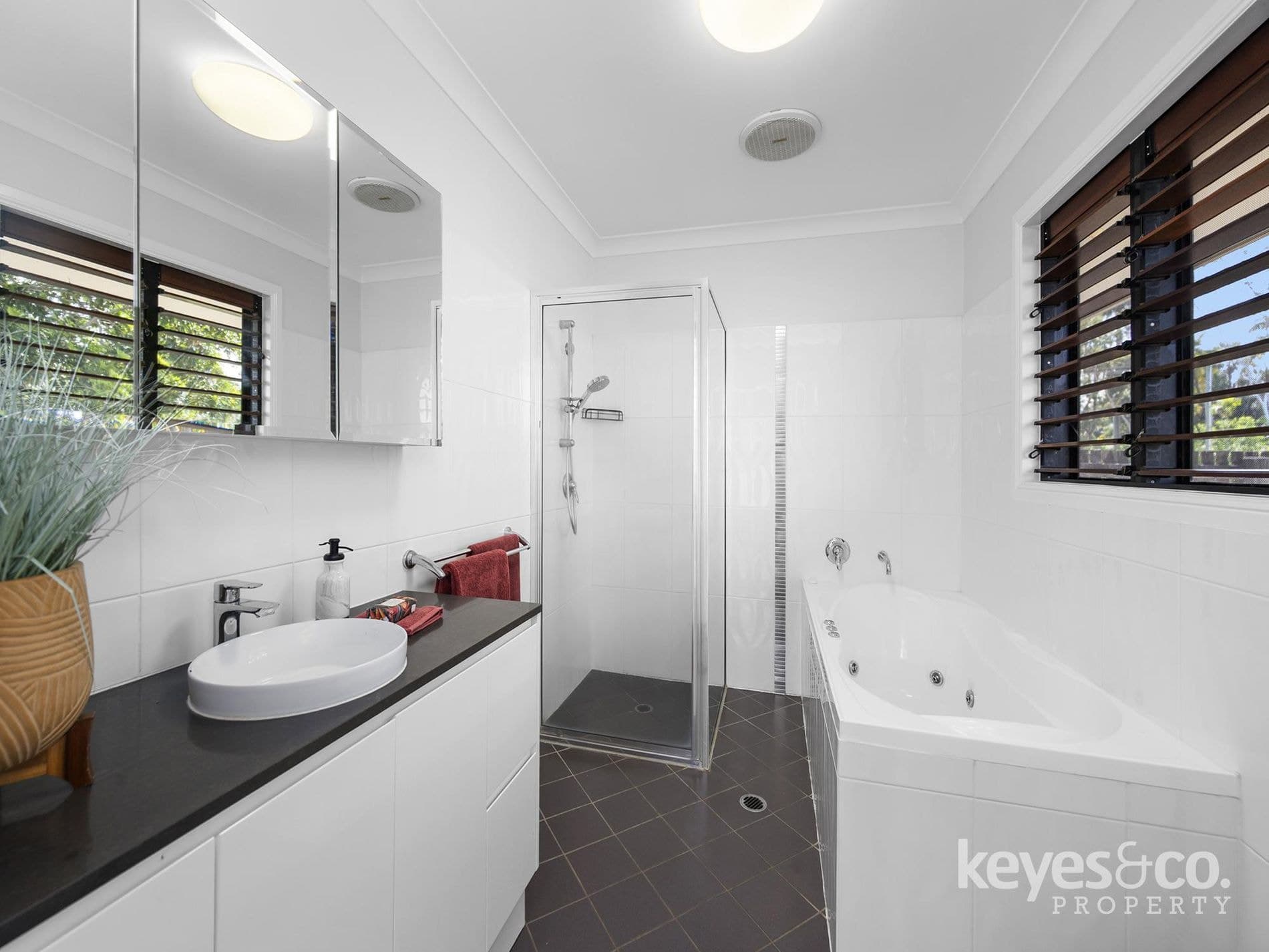 Modern Acreage Living with Equestrian Appeal, 81a Hammond Way - Thumbnail 7