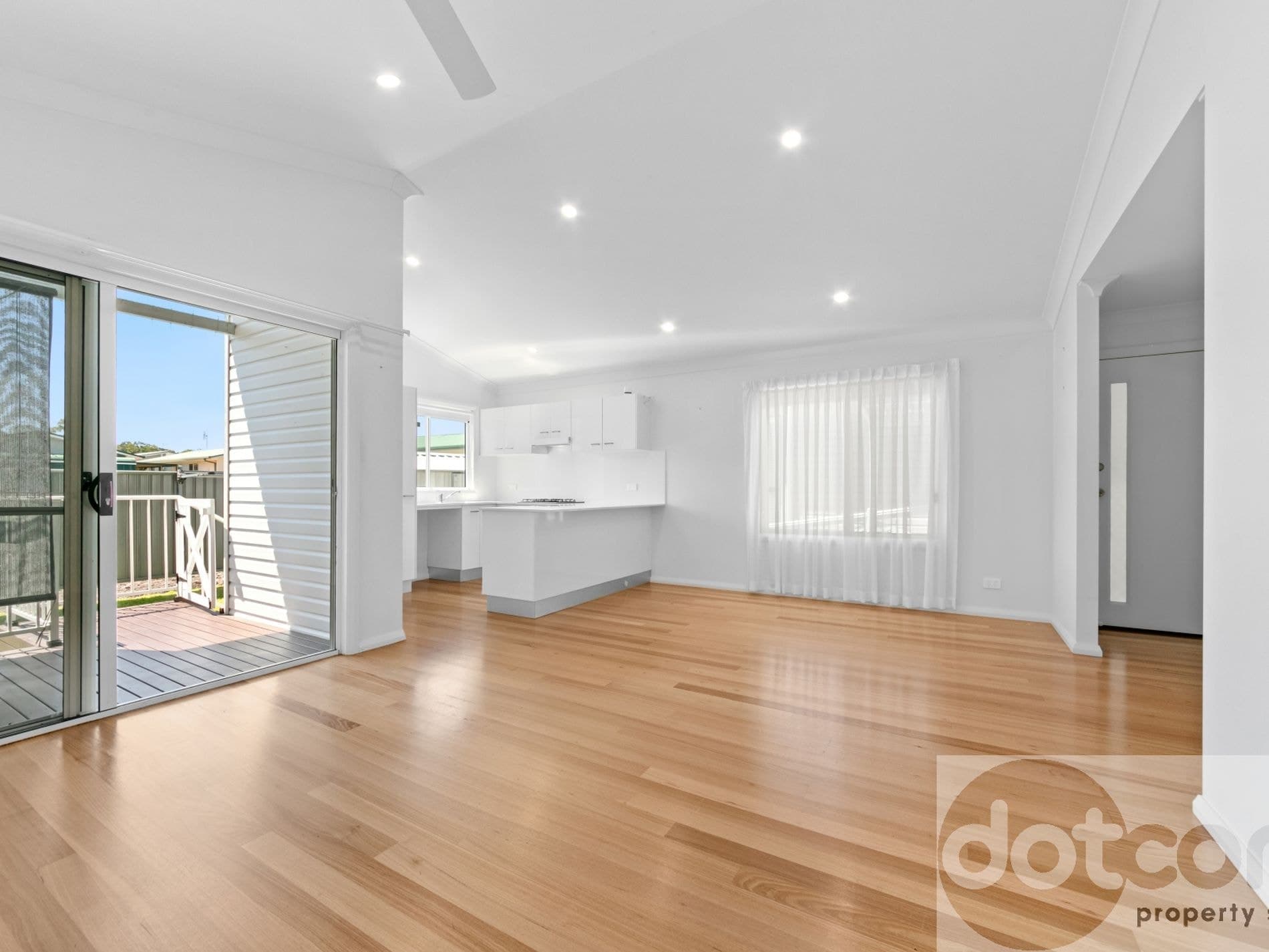 34a / 2 Mulloway Road, Chain Valley Bay - Thumbnail 3