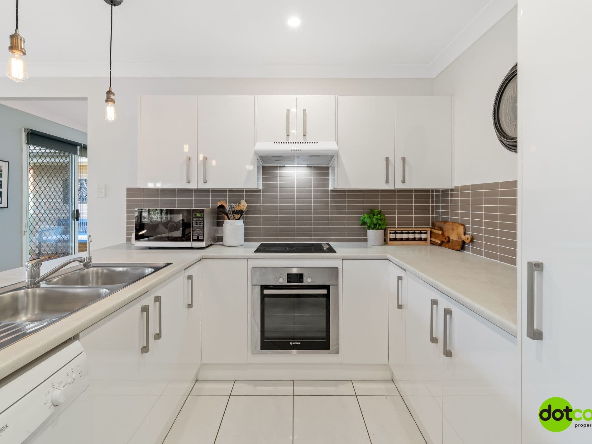 7 Inderan Avenue, Lake Haven - Thumbnail 6