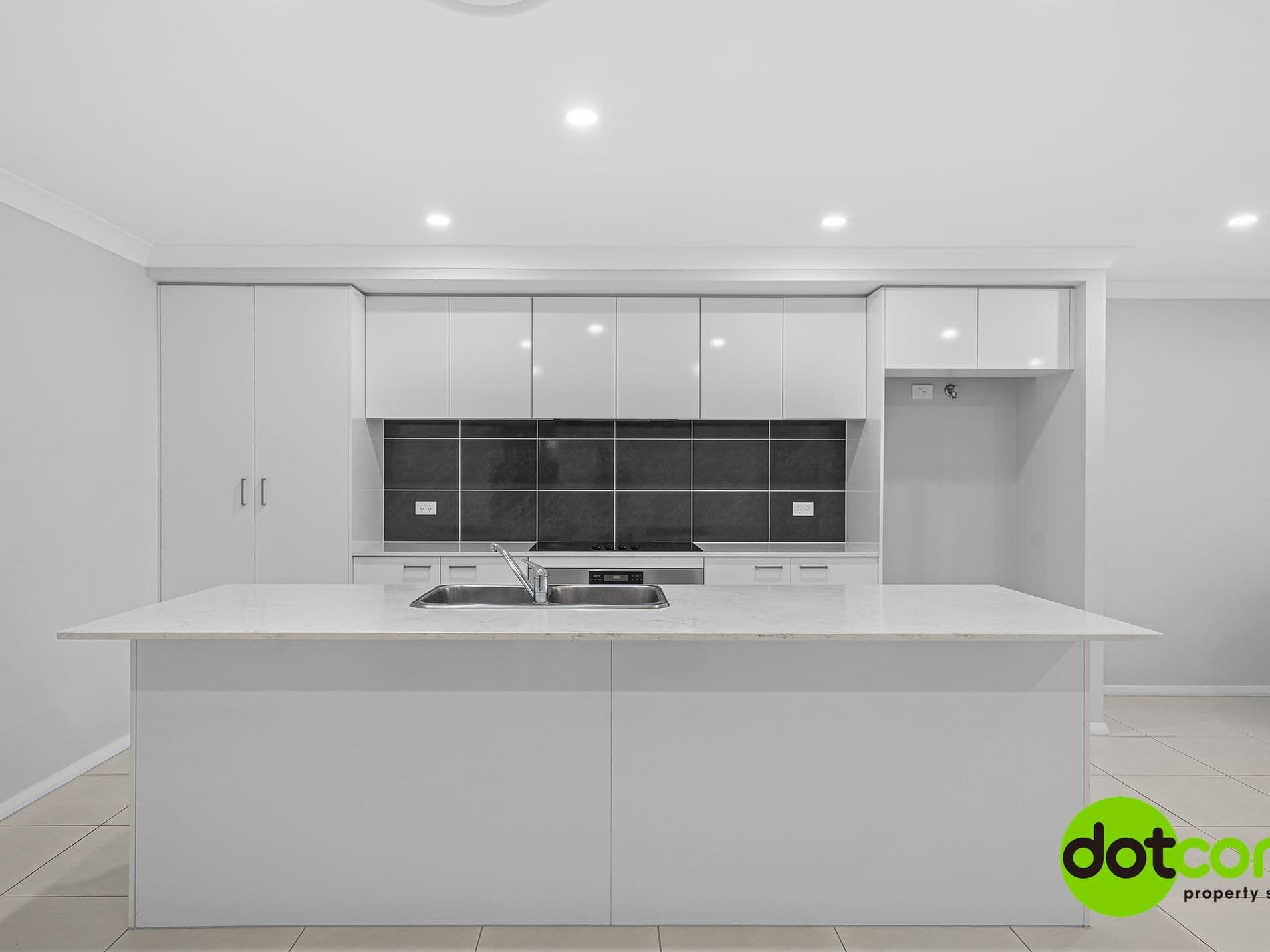 16 Canterbury Street, Hamlyn Terrace - Thumbnail 3