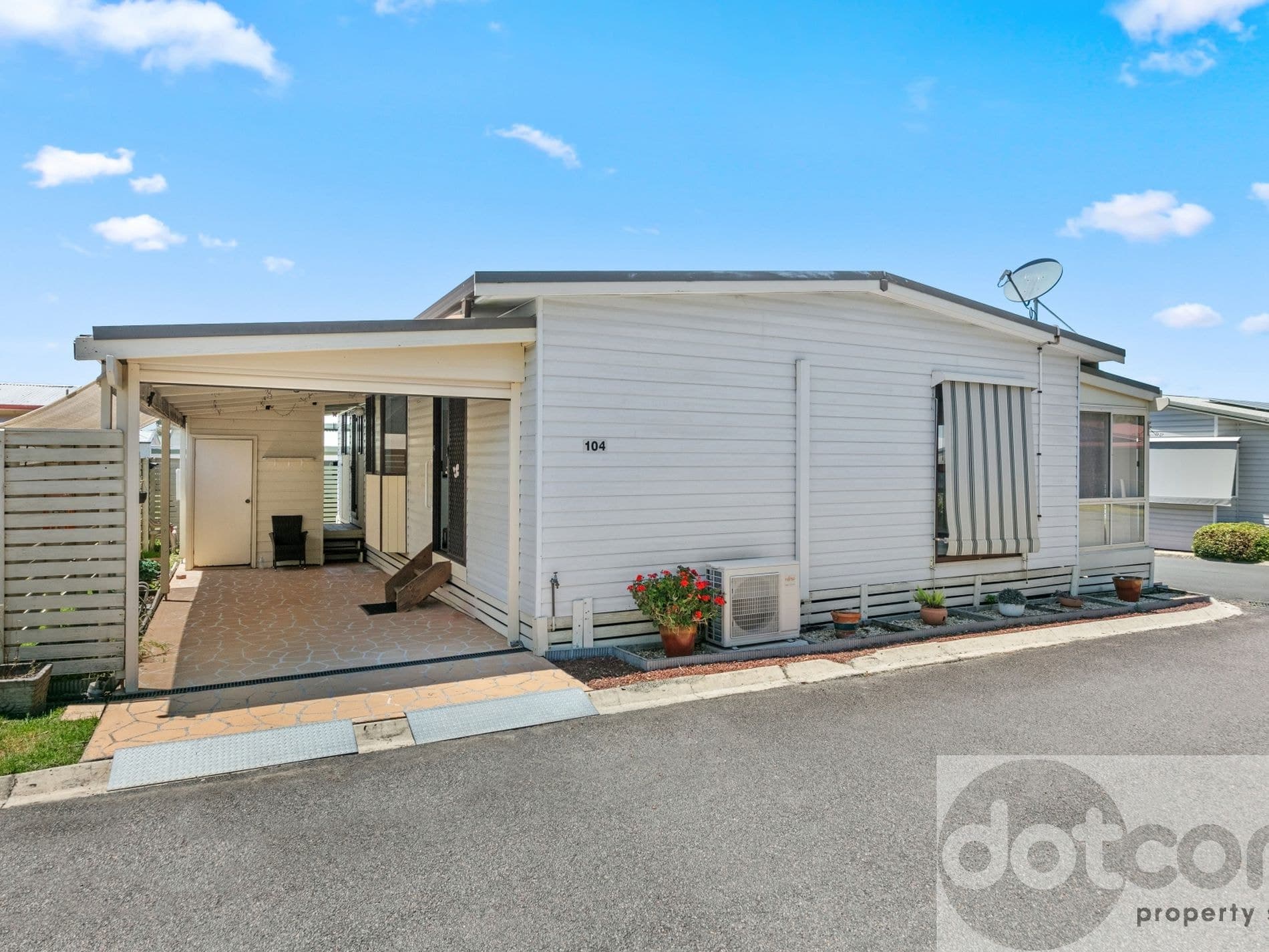 104 / 25 Mulloway Road, Chain Valley Bay - Thumbnail 2