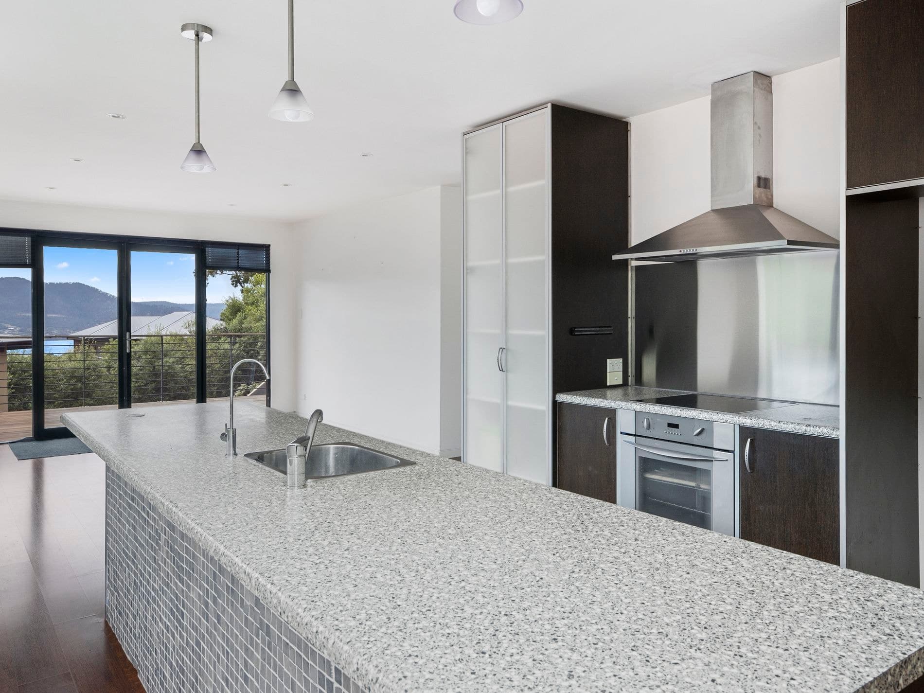 7 Nielson Drive, Montrose, Montrose - Thumbnail 3