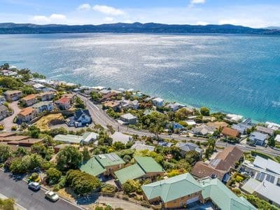 2 / 8 Pauldon Drive, SANDY BAY TAS, Sandy Bay - Image 1